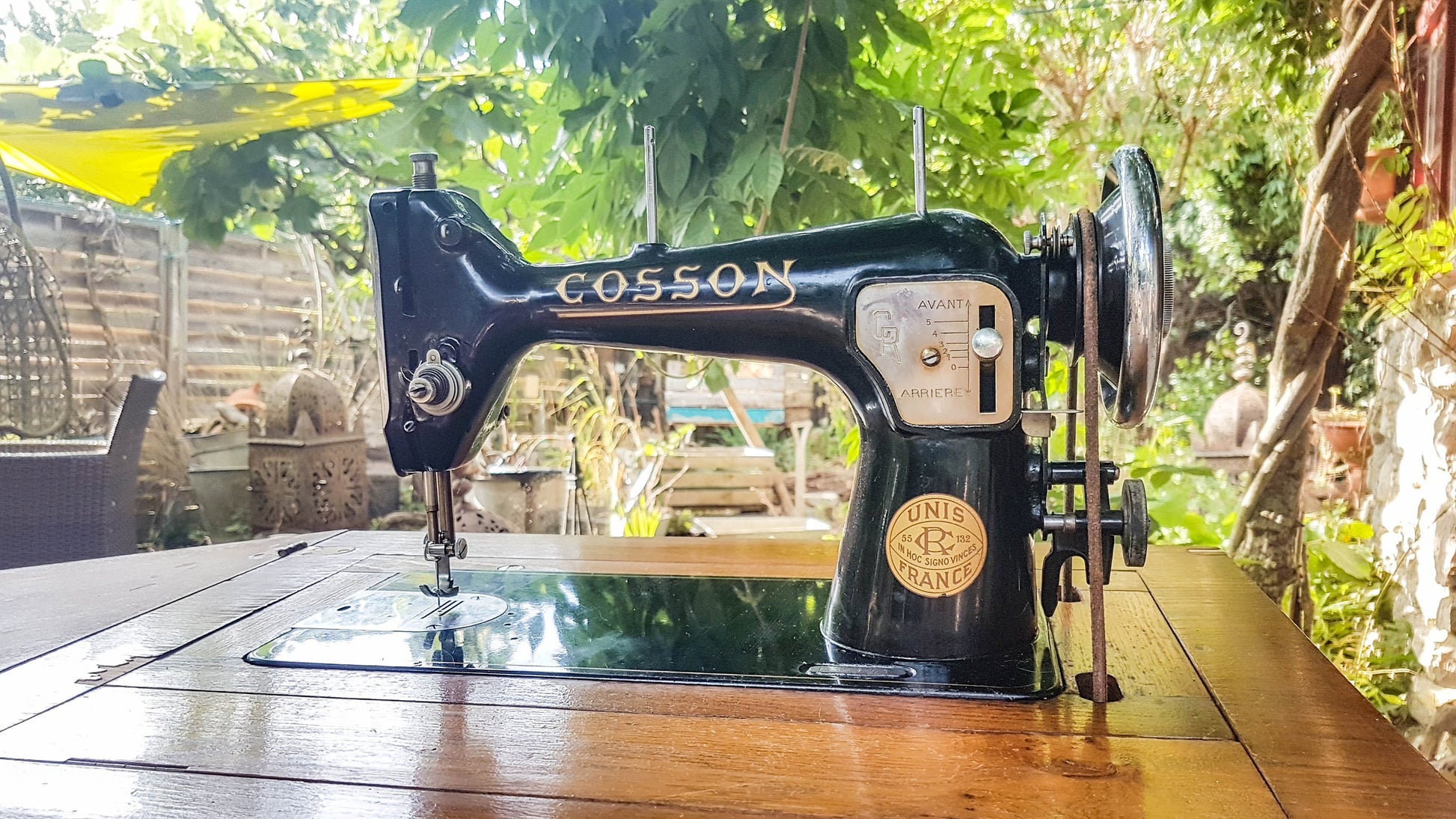 Machine à coudre COSSON intégré dans un meuble en bois 1940 Made in France - violn.fr