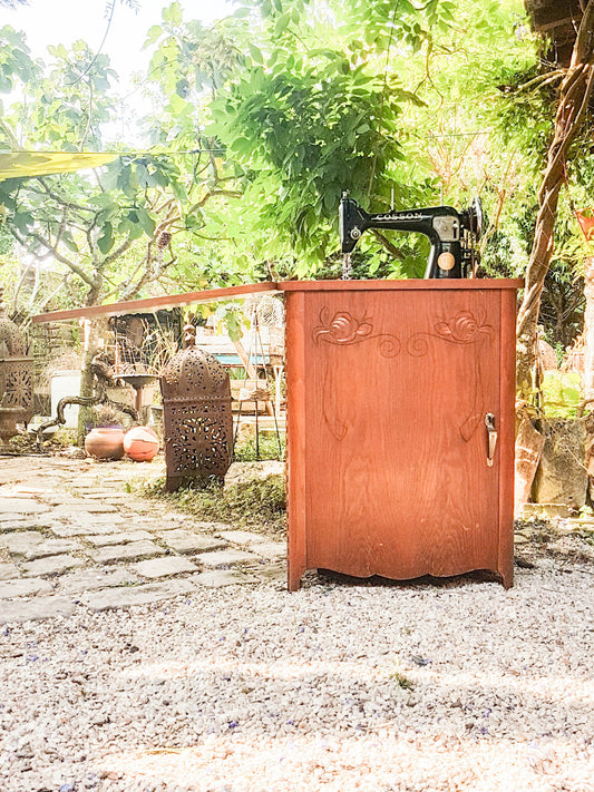Machine à coudre COSSON intégré dans un meuble en bois 1940 Made in France - violn.fr