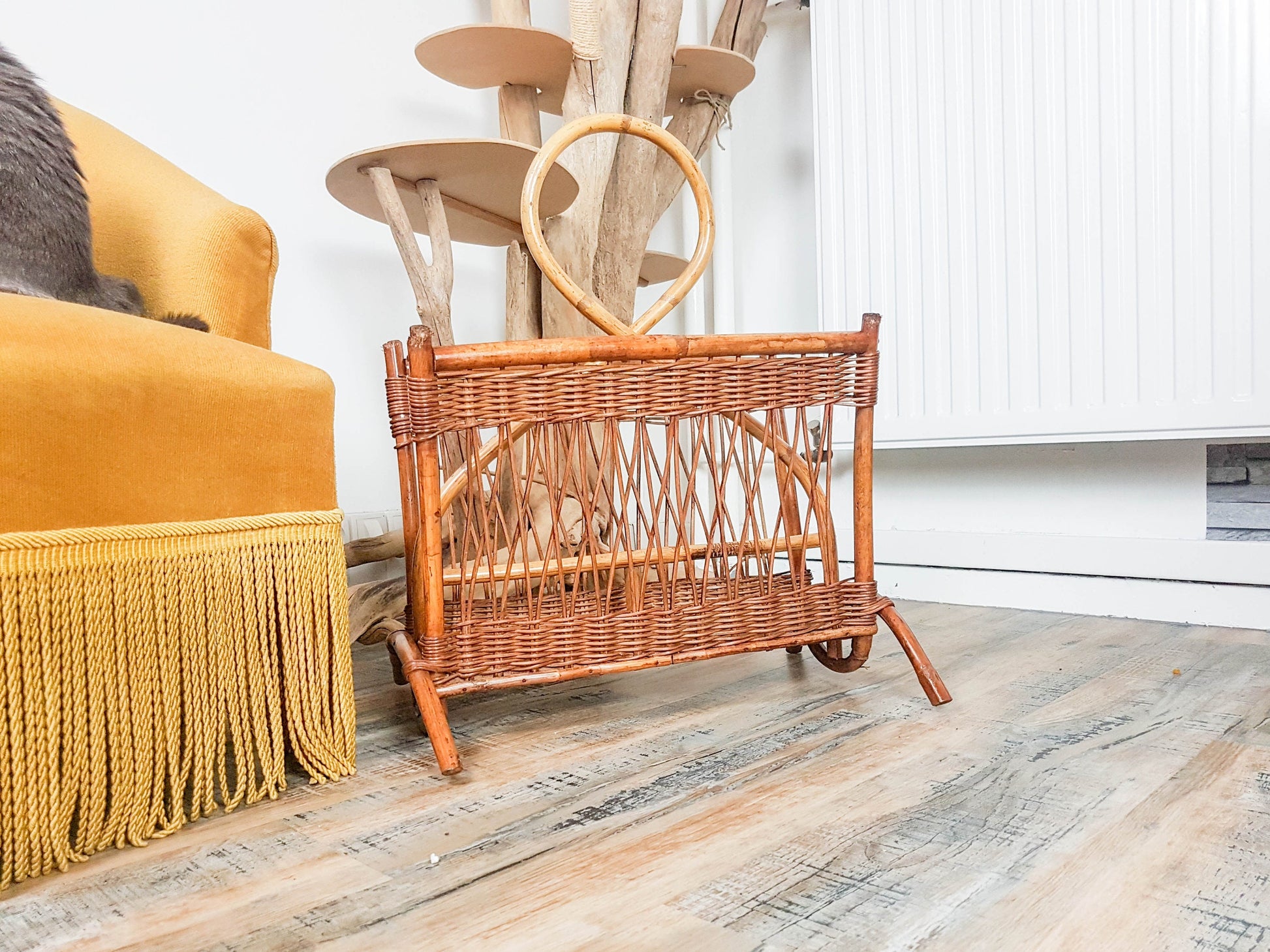 Porte revues en rotin vintage - violn.fr