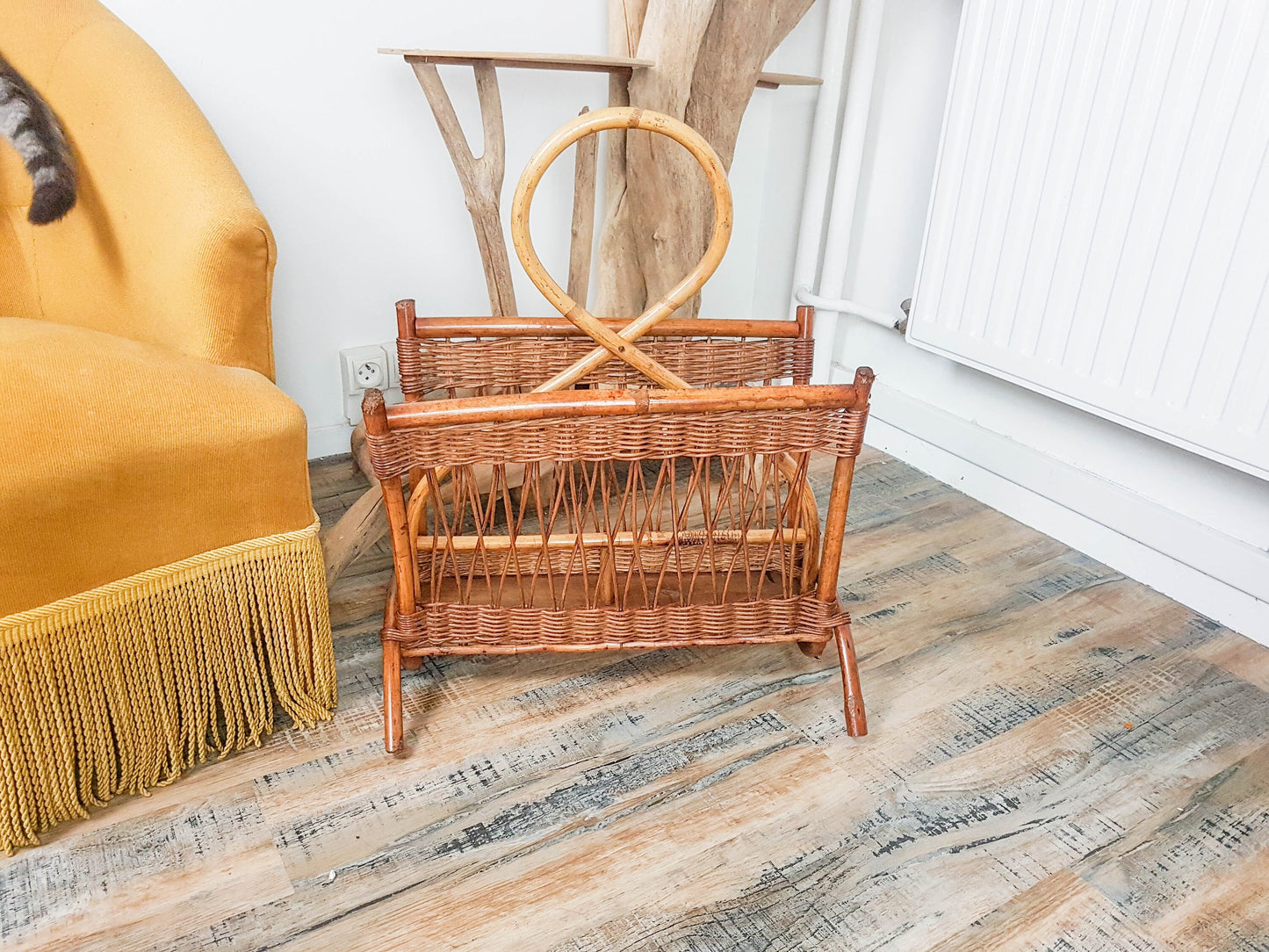 Porte revues en rotin vintage - violn.fr