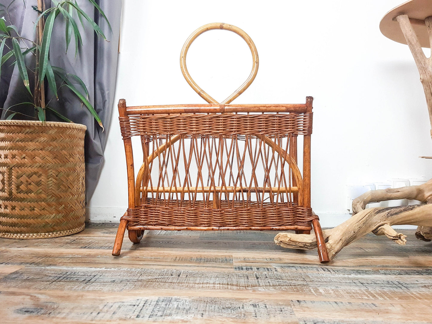 Porte revues en rotin vintage - violn.fr