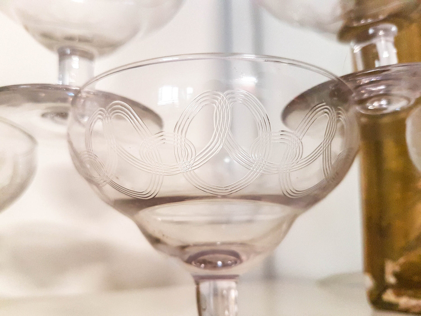 6 coupes à vin ou liqueur en cristal gravé vintage