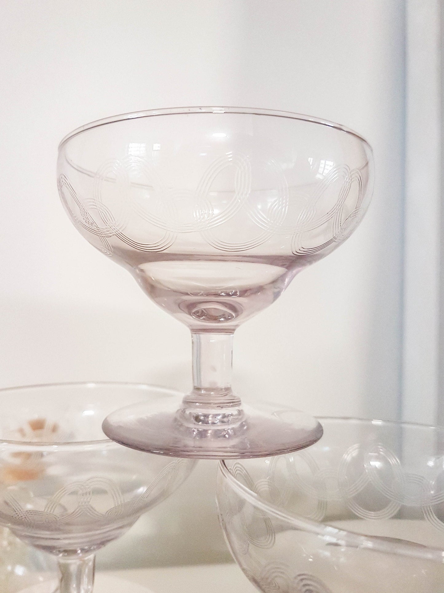 6 coupes à vin ou liqueur en cristal gravé vintage