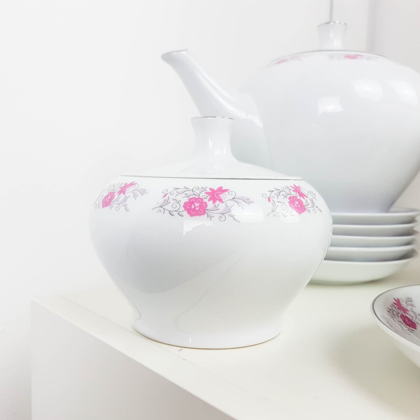 Service à Thé en porcelaine blanche motif fleuri - violn.fr