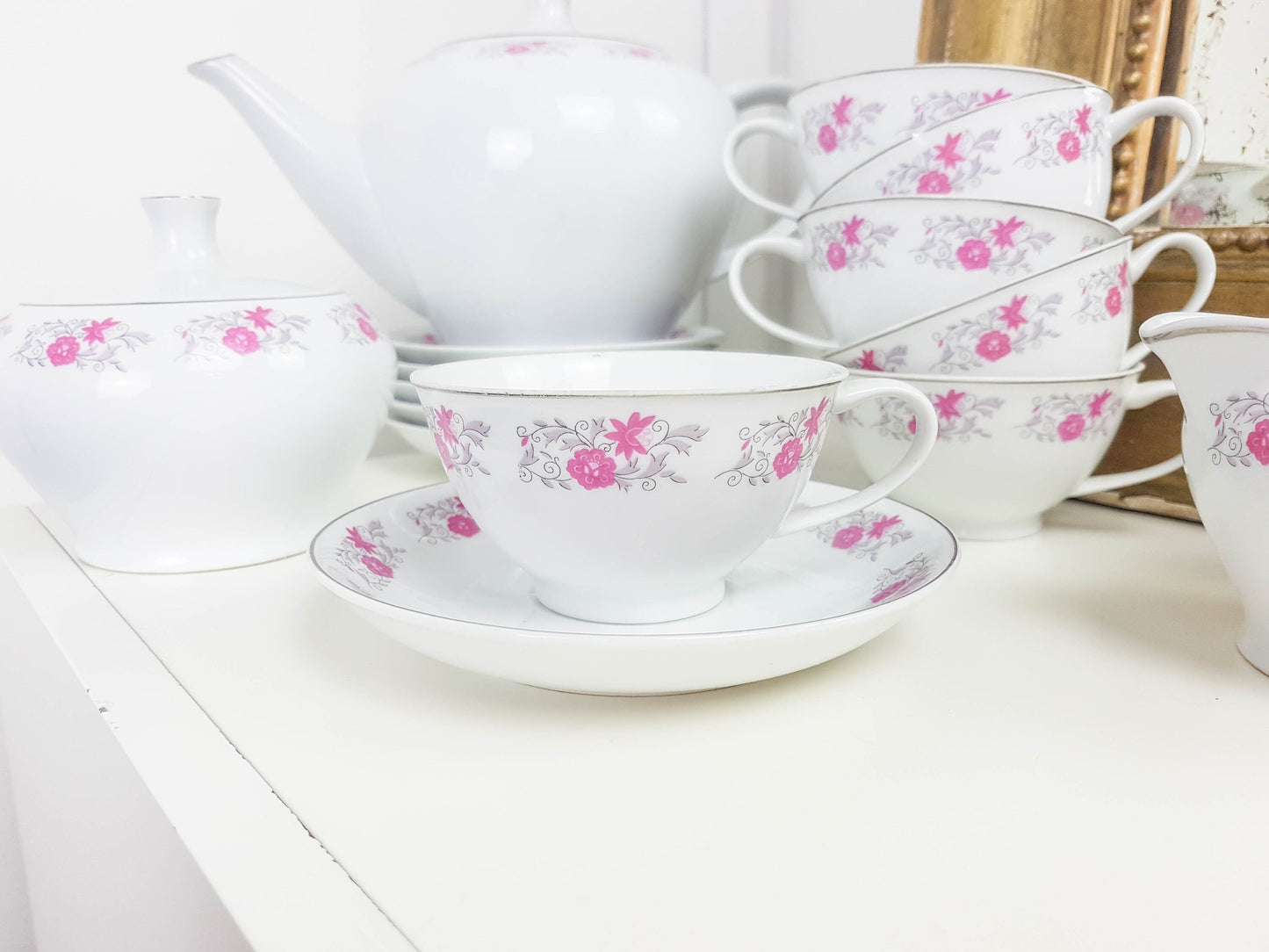 Service à Thé en porcelaine blanche motif fleuri - violn.fr