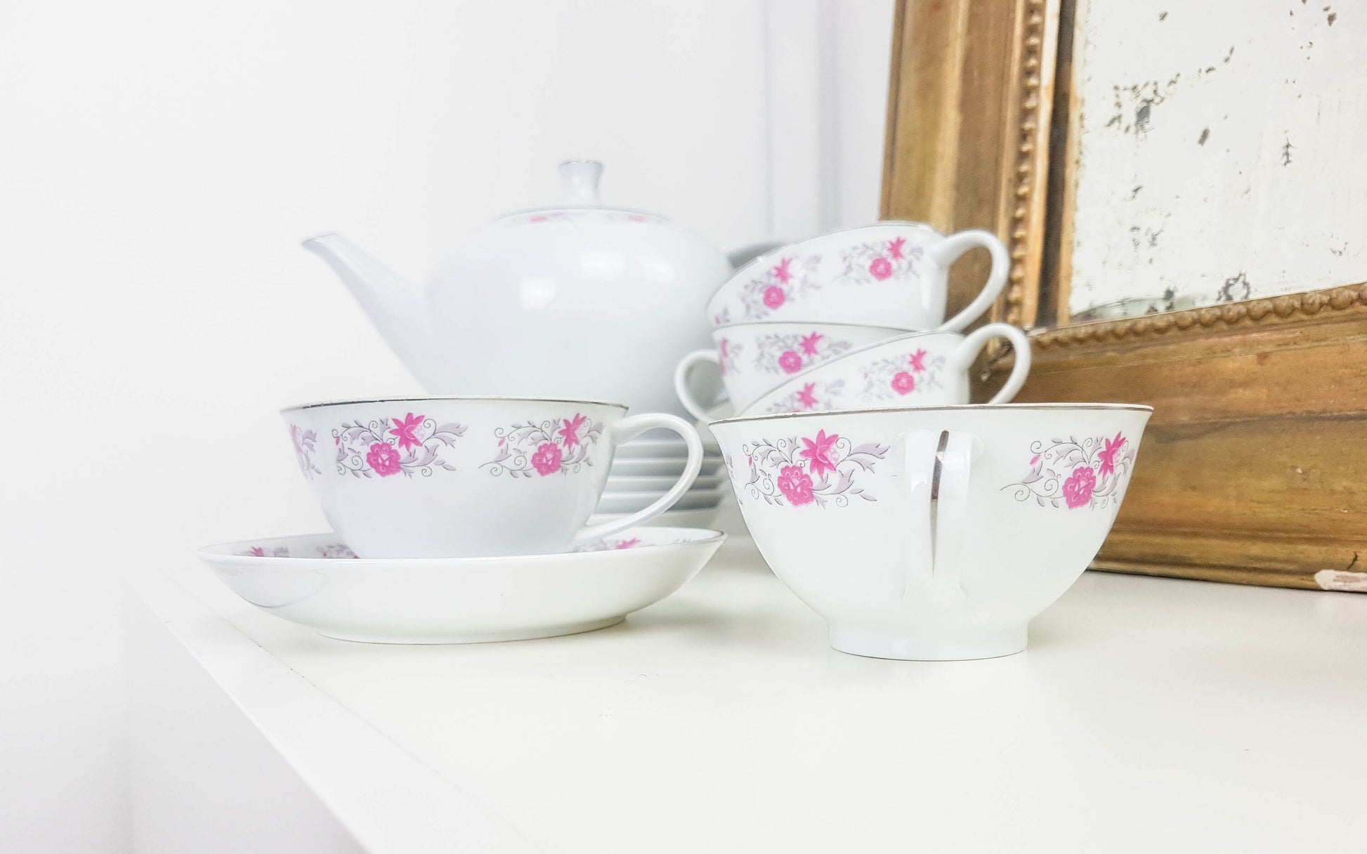 Service à Thé en porcelaine blanche motif fleuri - violn.fr