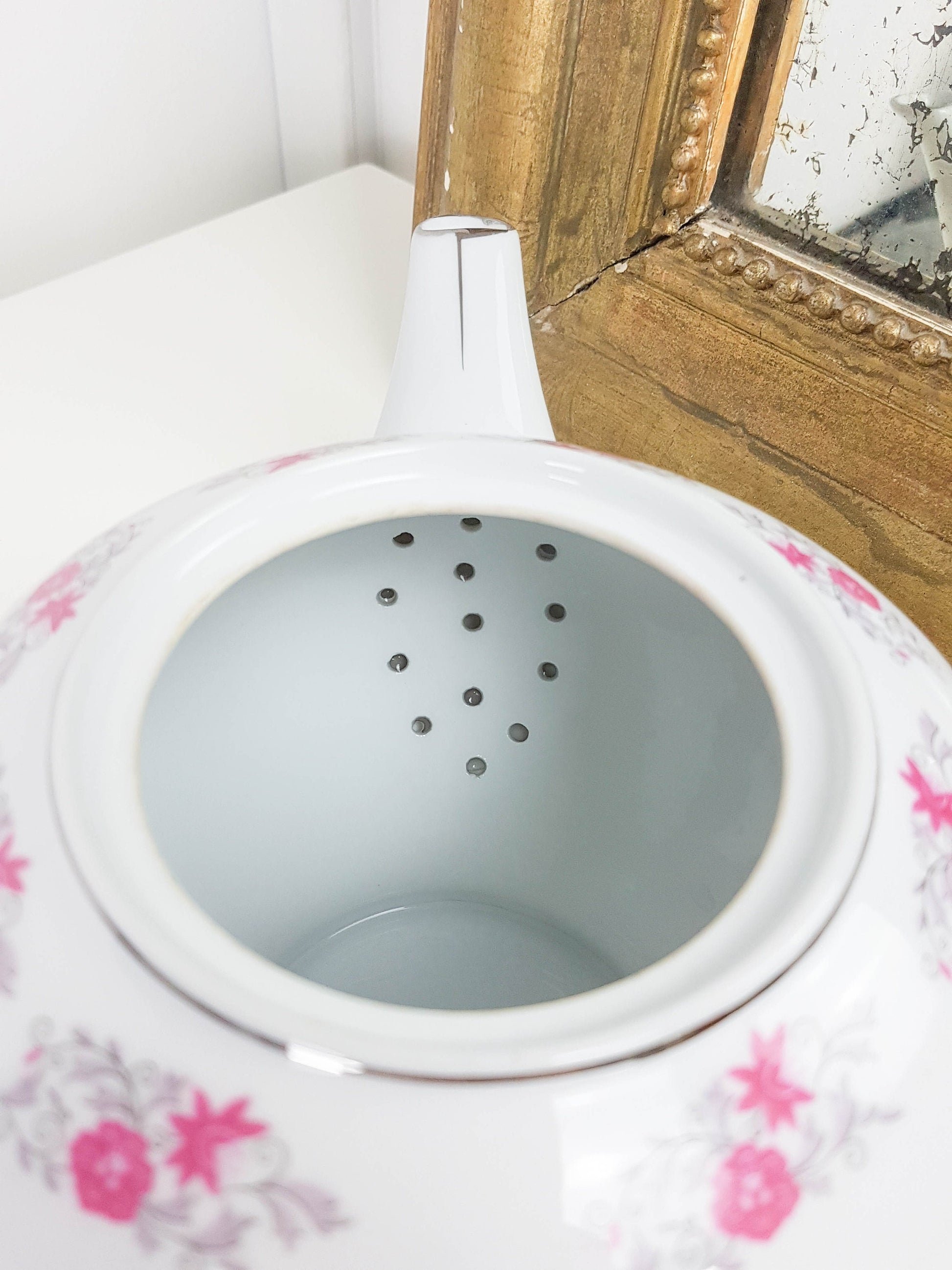 Service à Thé en porcelaine blanche motif fleuri - violn.fr