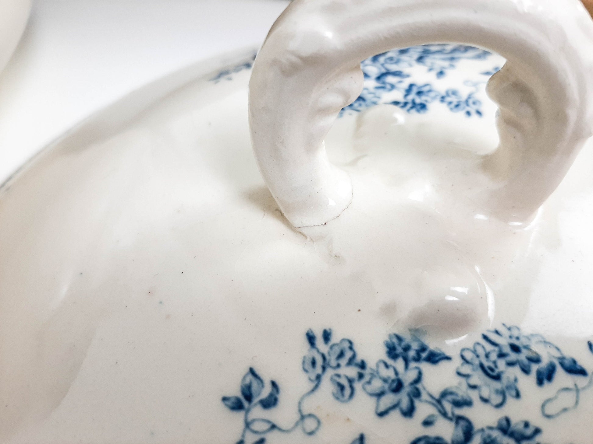 Soupière Terre de fer Gien LOUIS XV, 1890s - violn.fr
