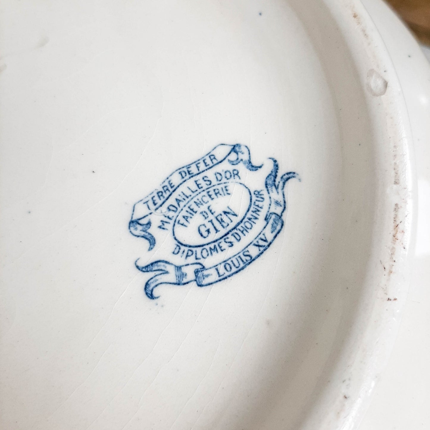 Soupière Terre de fer Gien LOUIS XV, 1890s - violn.fr