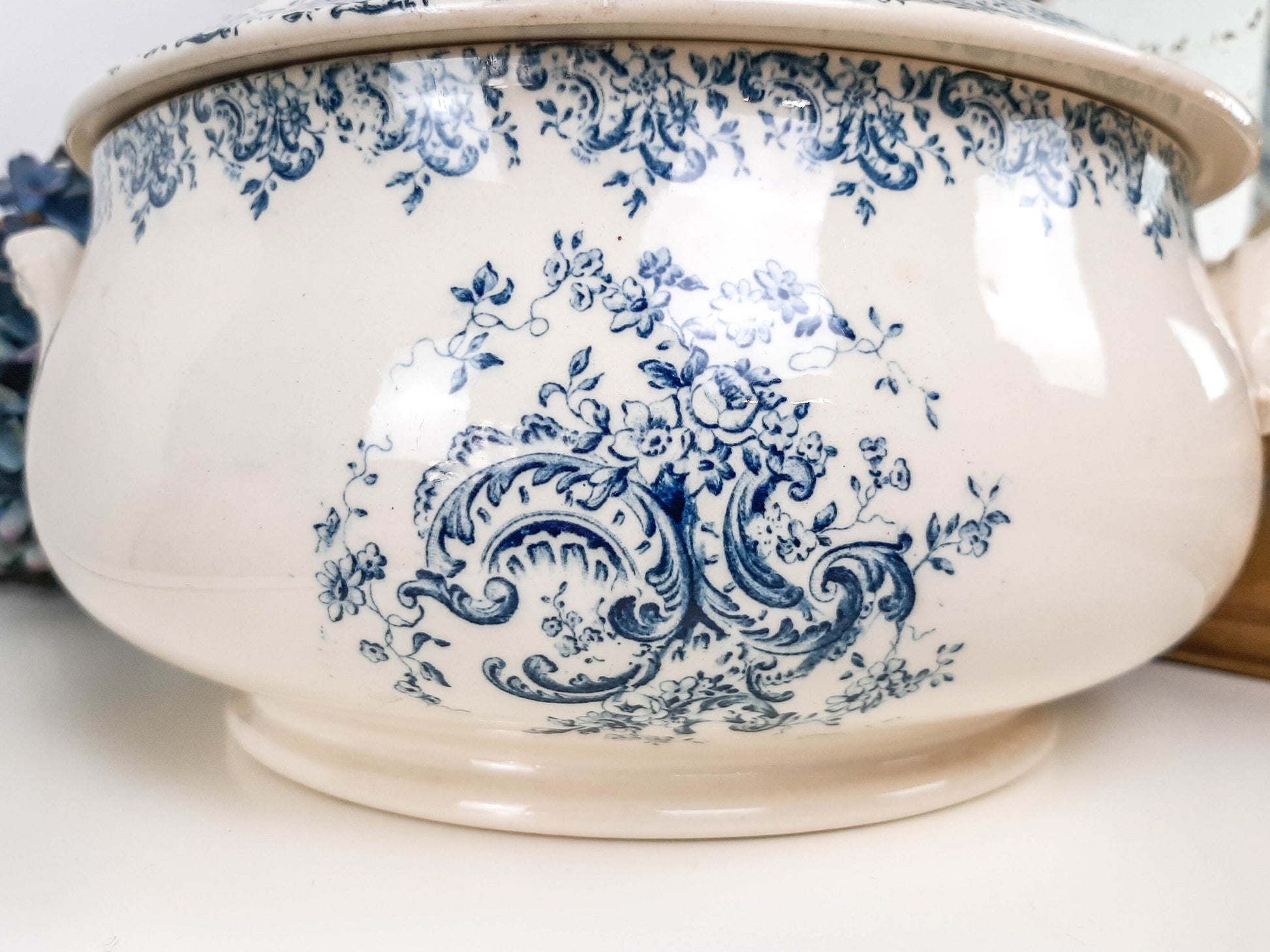 Soupière Terre de fer Gien LOUIS XV, 1890s - violn.fr