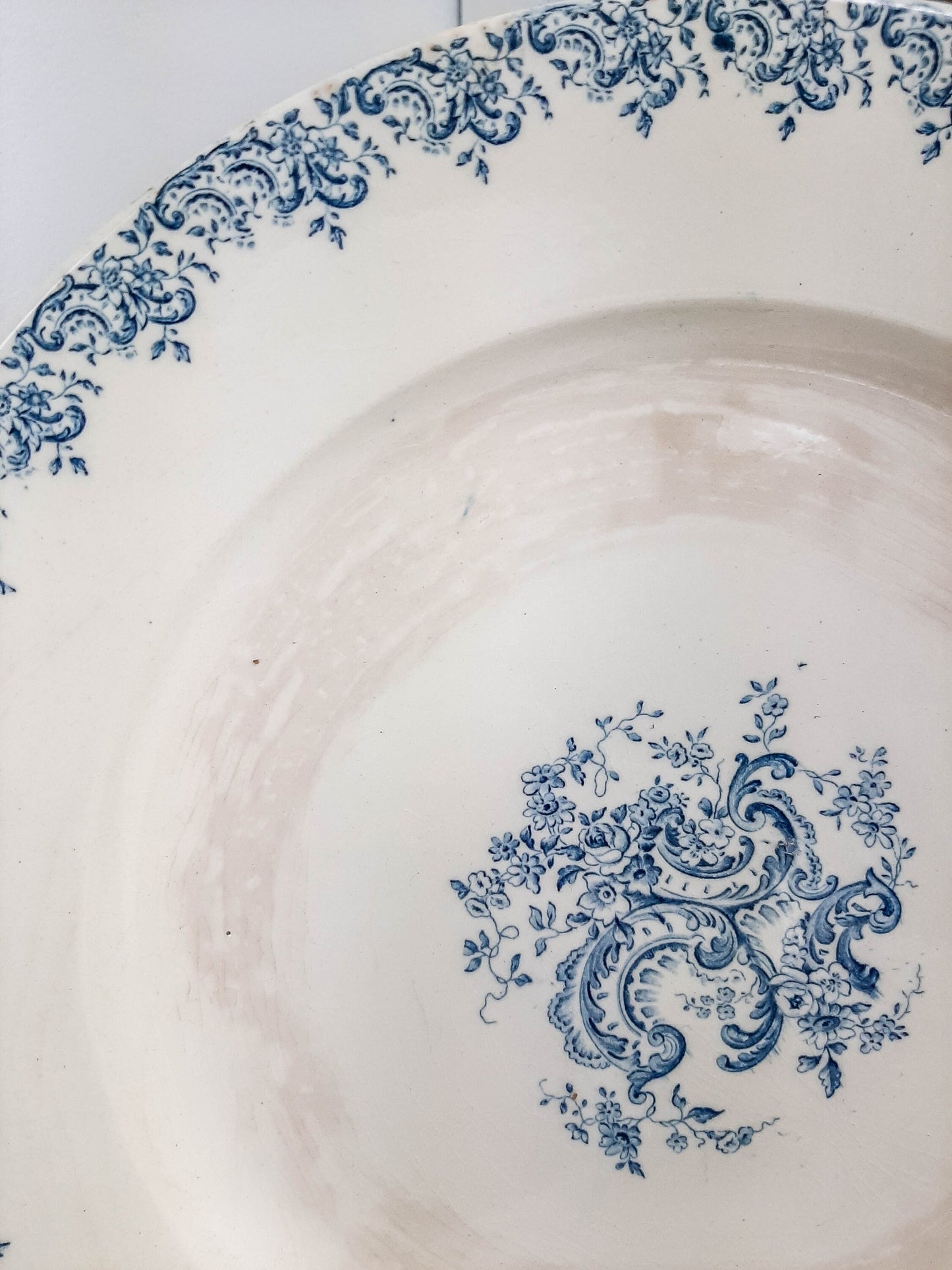 Grand plat LOUIS XV Faïence de Gien Terre de fer - violn.fr