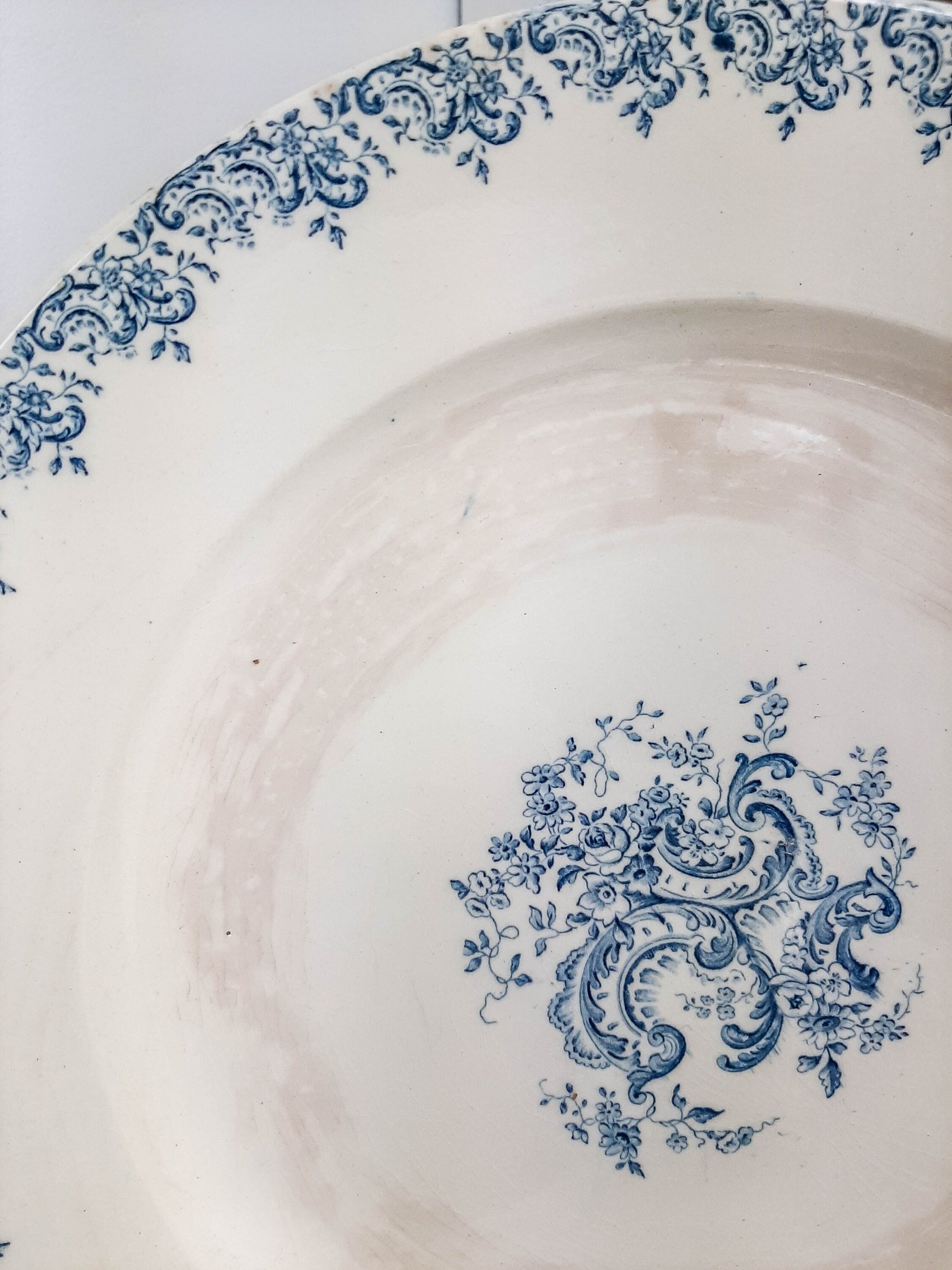 Grand plat LOUIS XV Faïence de Gien Terre de fer - violn.fr