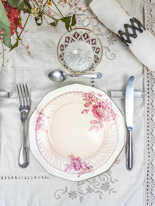Service de table pour 2 personnes, 4 Assiettes dépareillées, couverts, verres ROSA - violn.fr