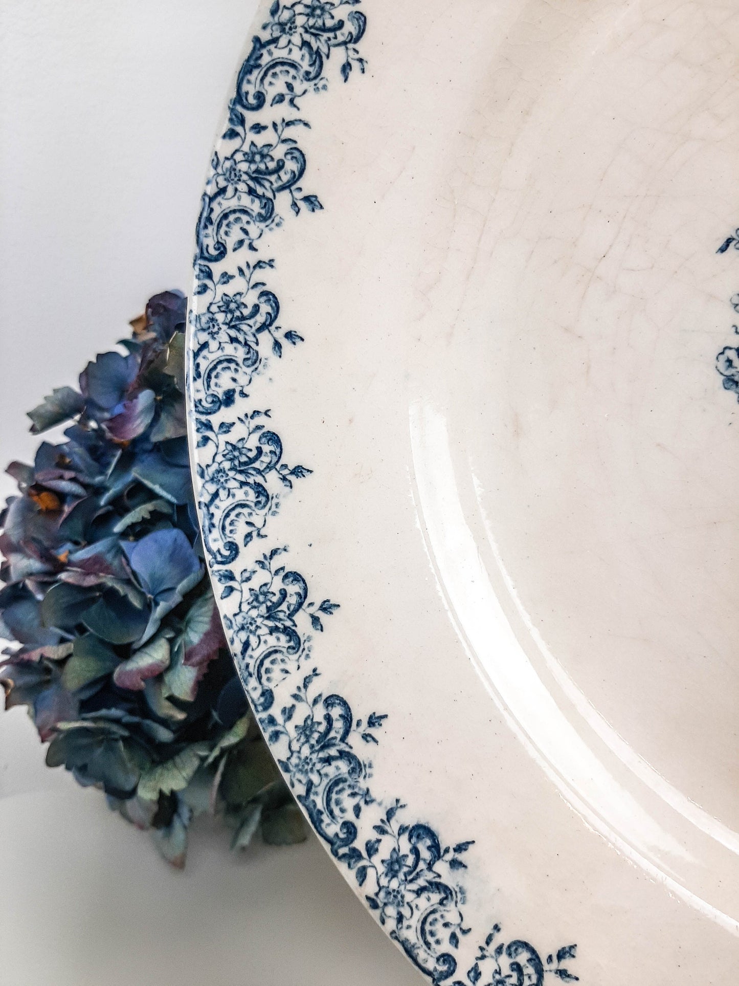 Plat rond Gien modèle LOUIS XV - violn.fr