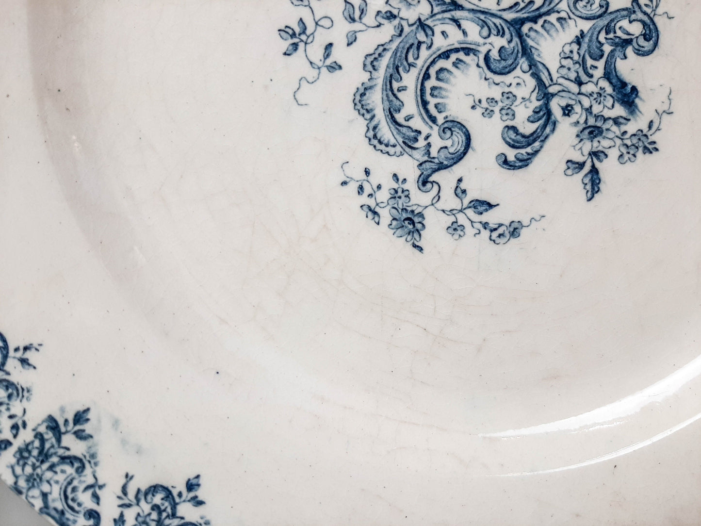 Plat rond Gien modèle LOUIS XV - violn.fr