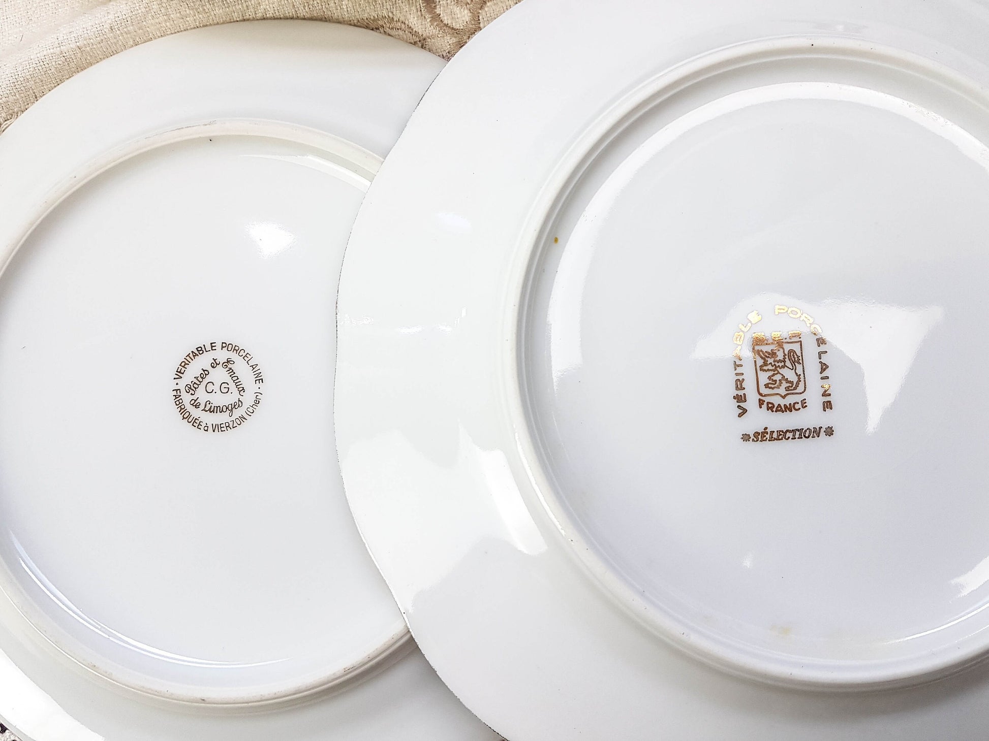 Service de table pour 2 personnes, 4 Assiettes dépareillées, couverts, verres MICHELLE - violn.fr