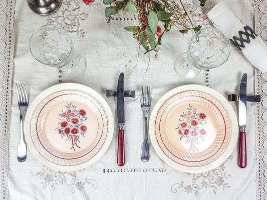 Service de table pour 2 personnes, 4 Assiettes dépareillées, couverts, verres FRANCINE - violn.fr