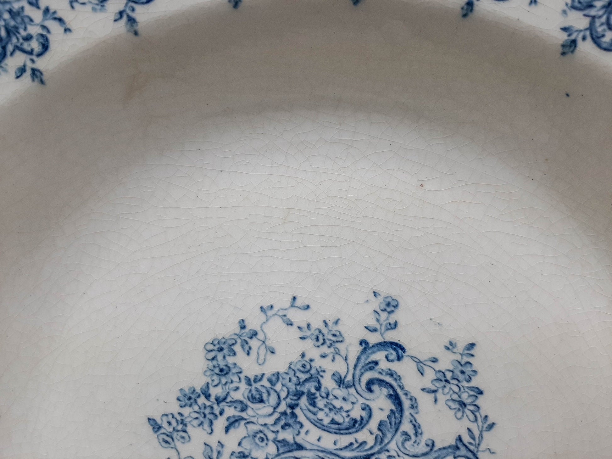 Plat creux terre de fer Gien modèle LOUIS XV - violn.fr