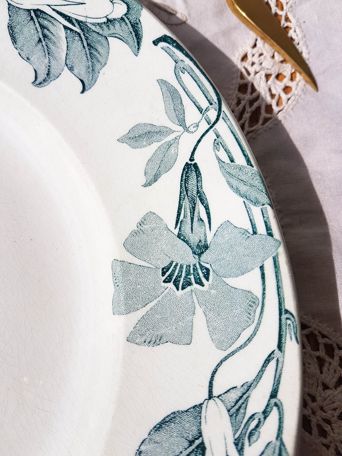Luneville Terre de fer dish POITOU model white and blue
