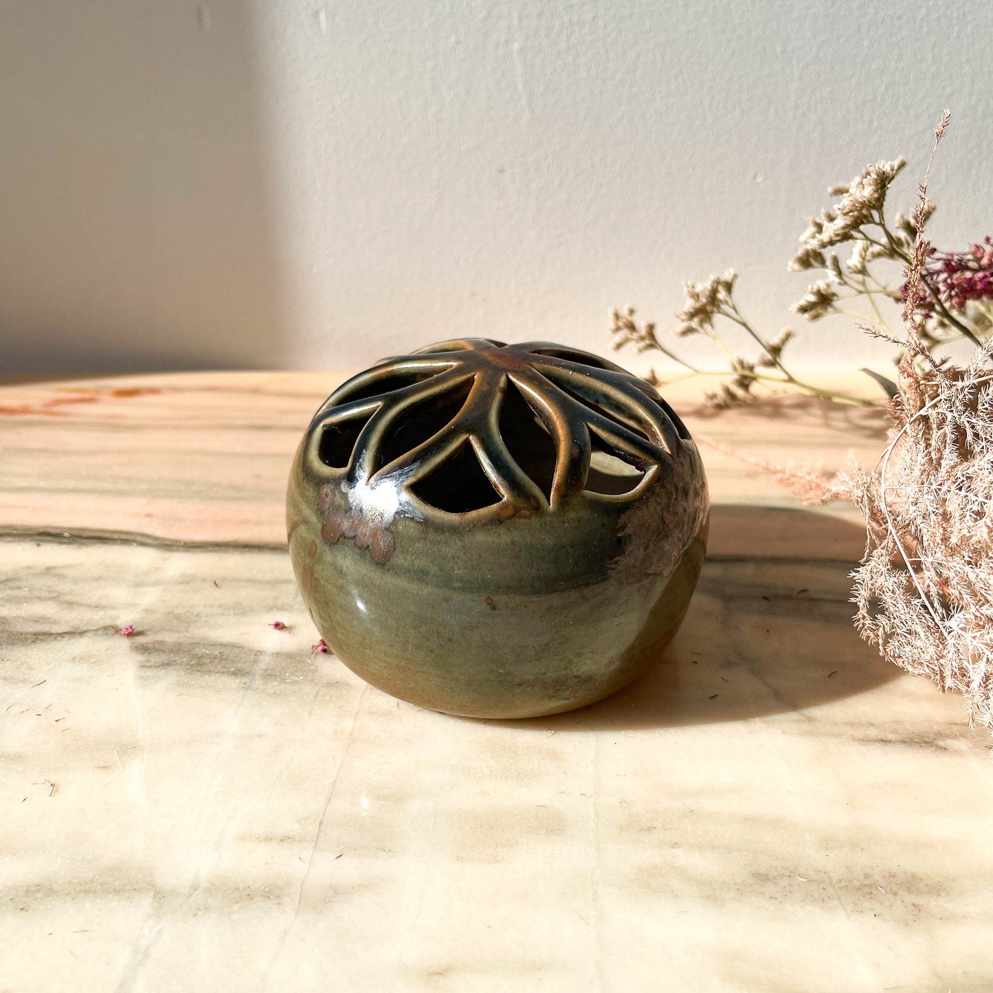 Pique fleur vintage en céramique - violn.fr