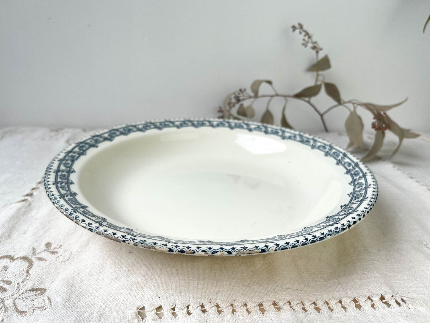Plat creux Terre de fer SALINS modèle PRIMEROSE - violn.fr