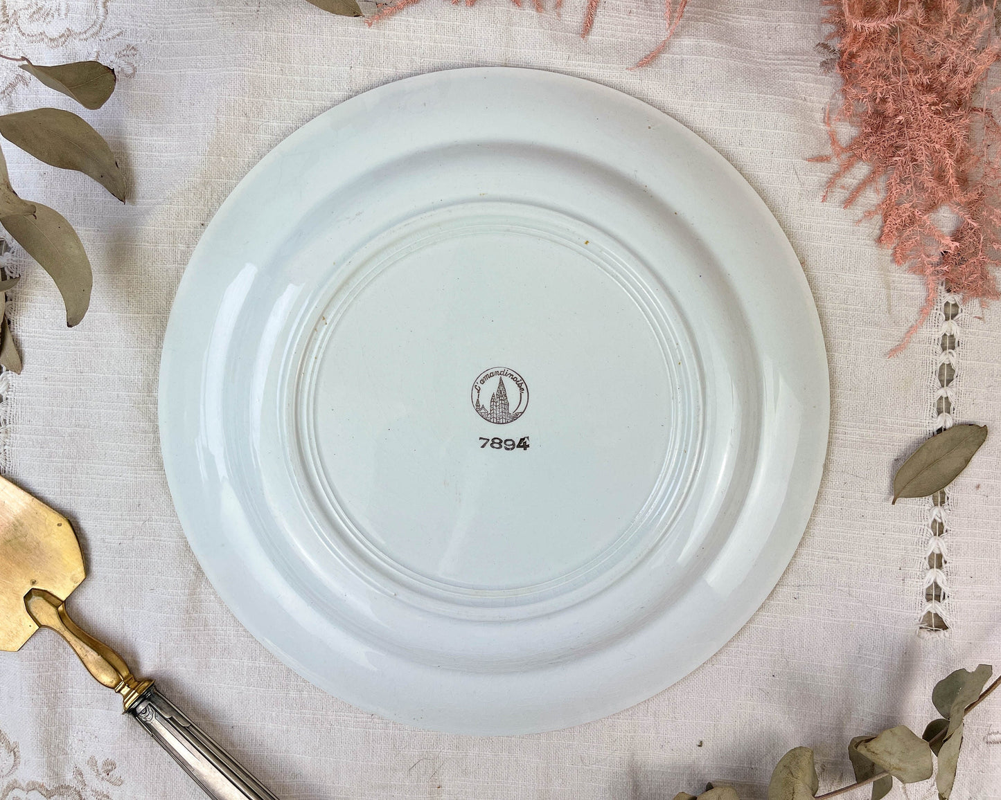 Round dish Golden yellow L'AMANDINOISE model 7894
