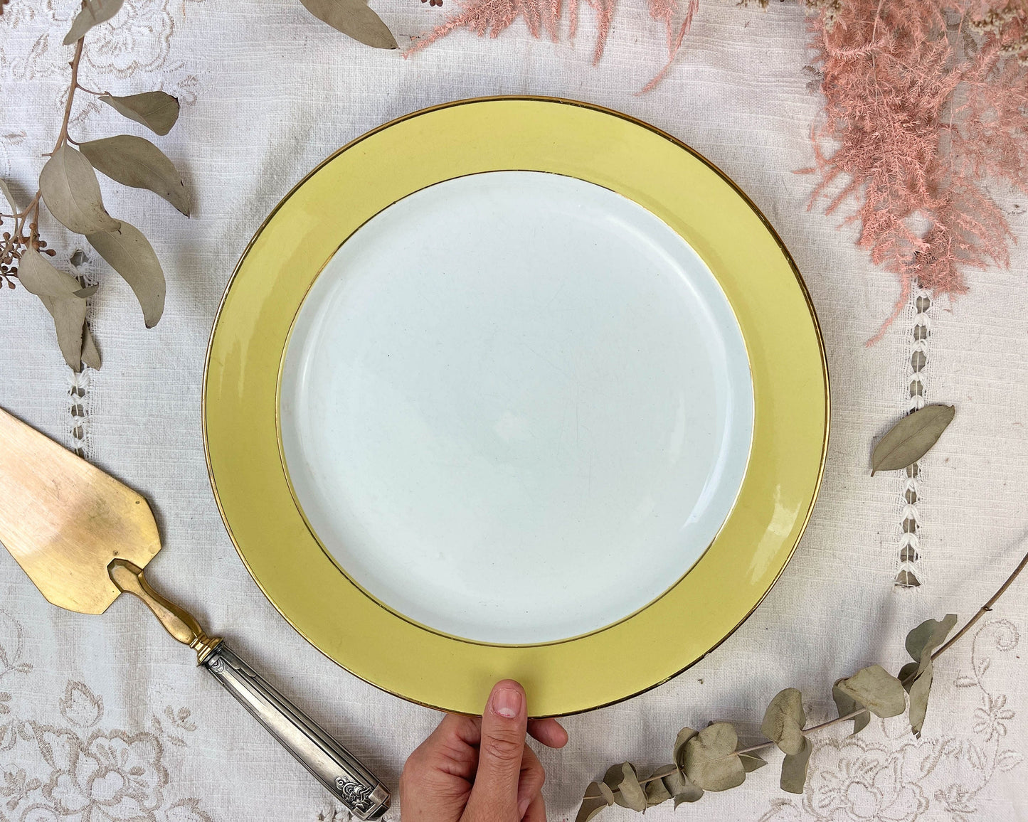 Round dish Golden yellow L'AMANDINOISE model 7894