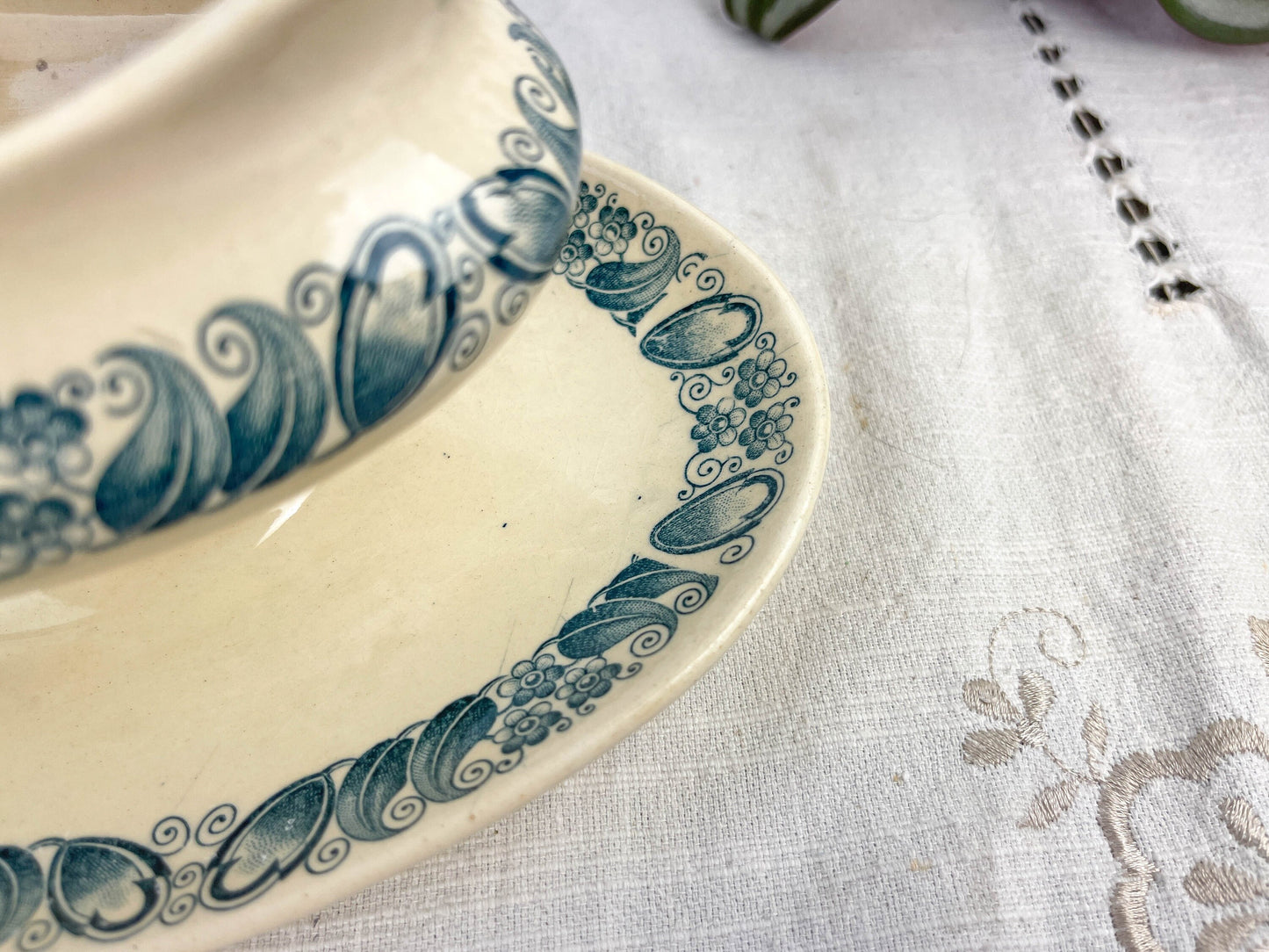 Terre de fer LONGCHAMP Marcel model gravy boat