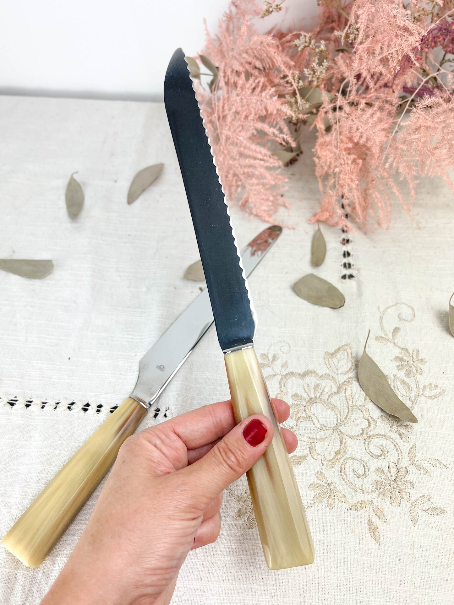 2 vintage NOGENT Bakelite knives