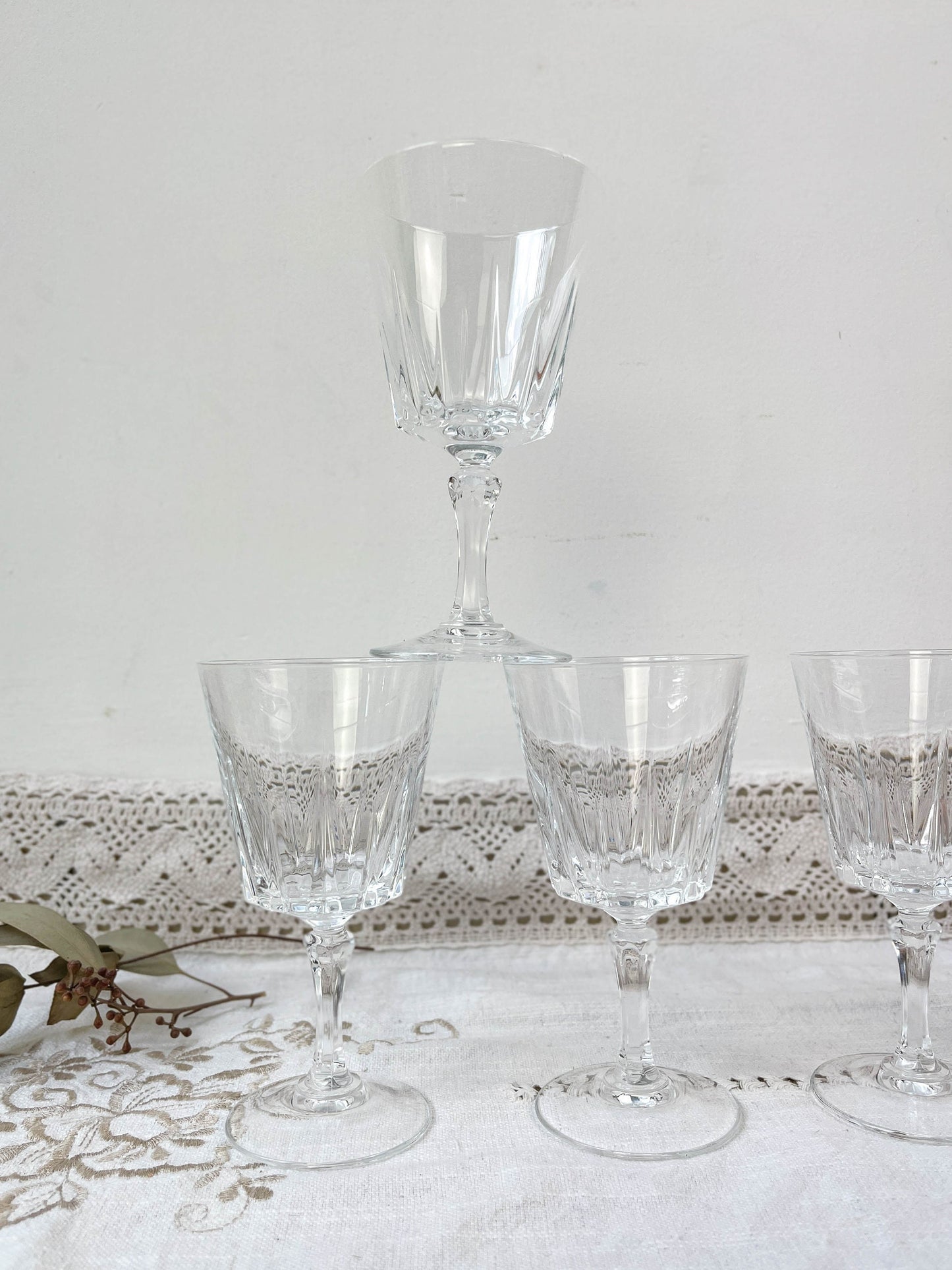 6 Cristal D'Arques white wine glasses VERSAILLES model