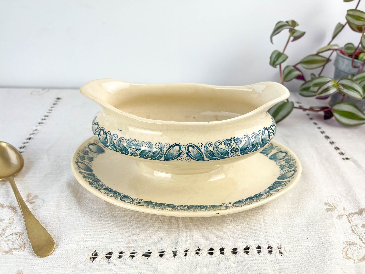 Terre de fer LONGCHAMP Marcel model gravy boat