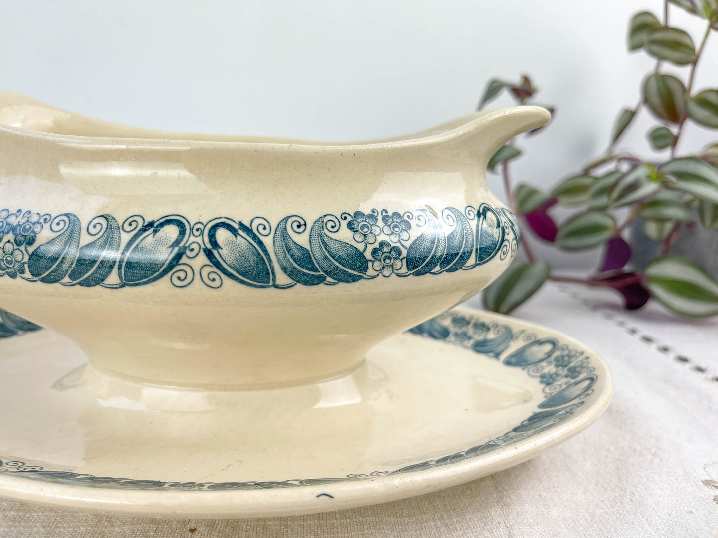 Terre de fer LONGCHAMP Marcel model gravy boat