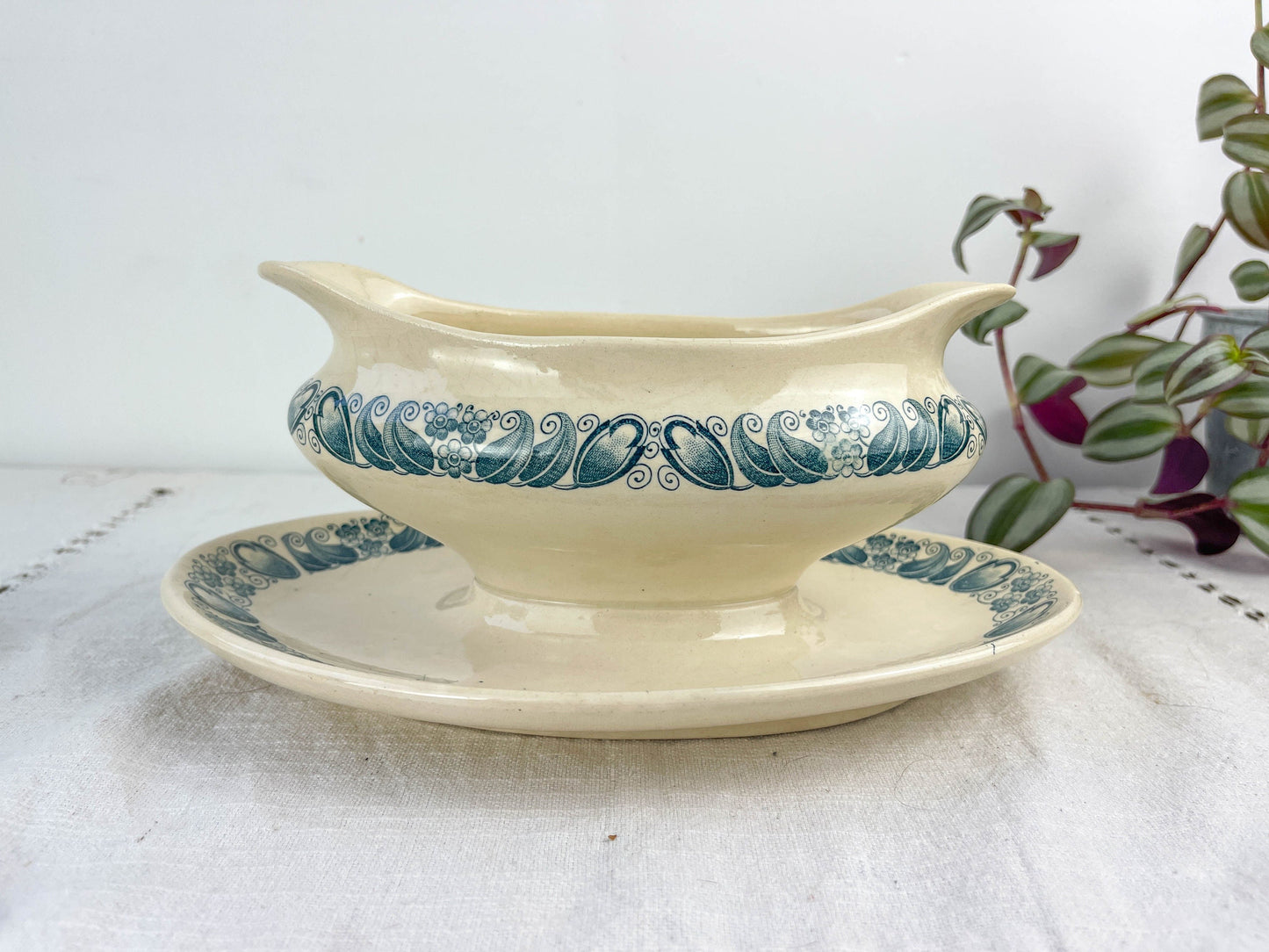 Terre de fer LONGCHAMP Marcel model gravy boat