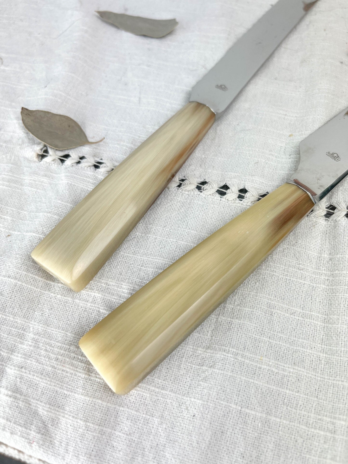 2 vintage NOGENT Bakelite knives