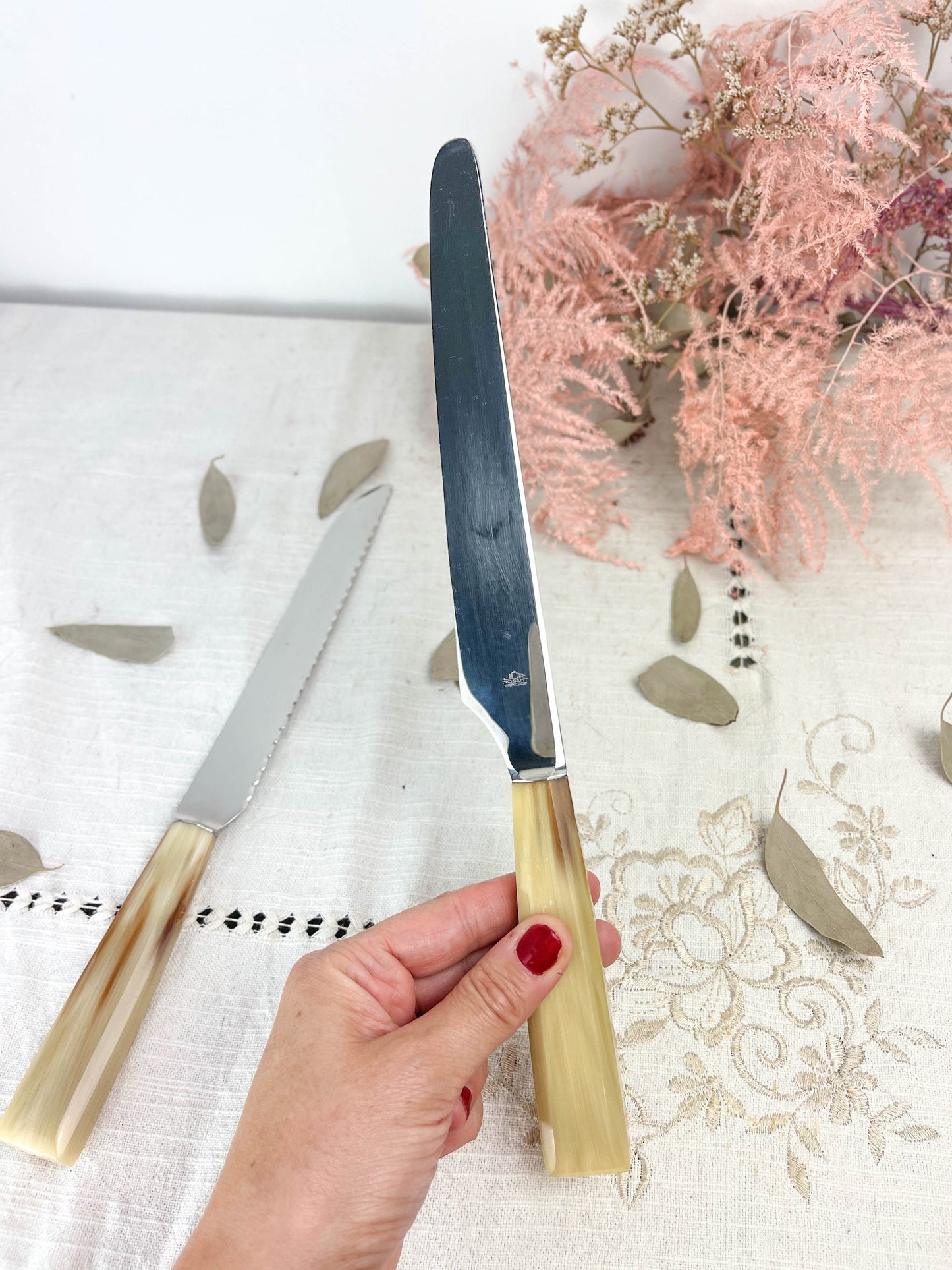 2 vintage NOGENT Bakelite knives