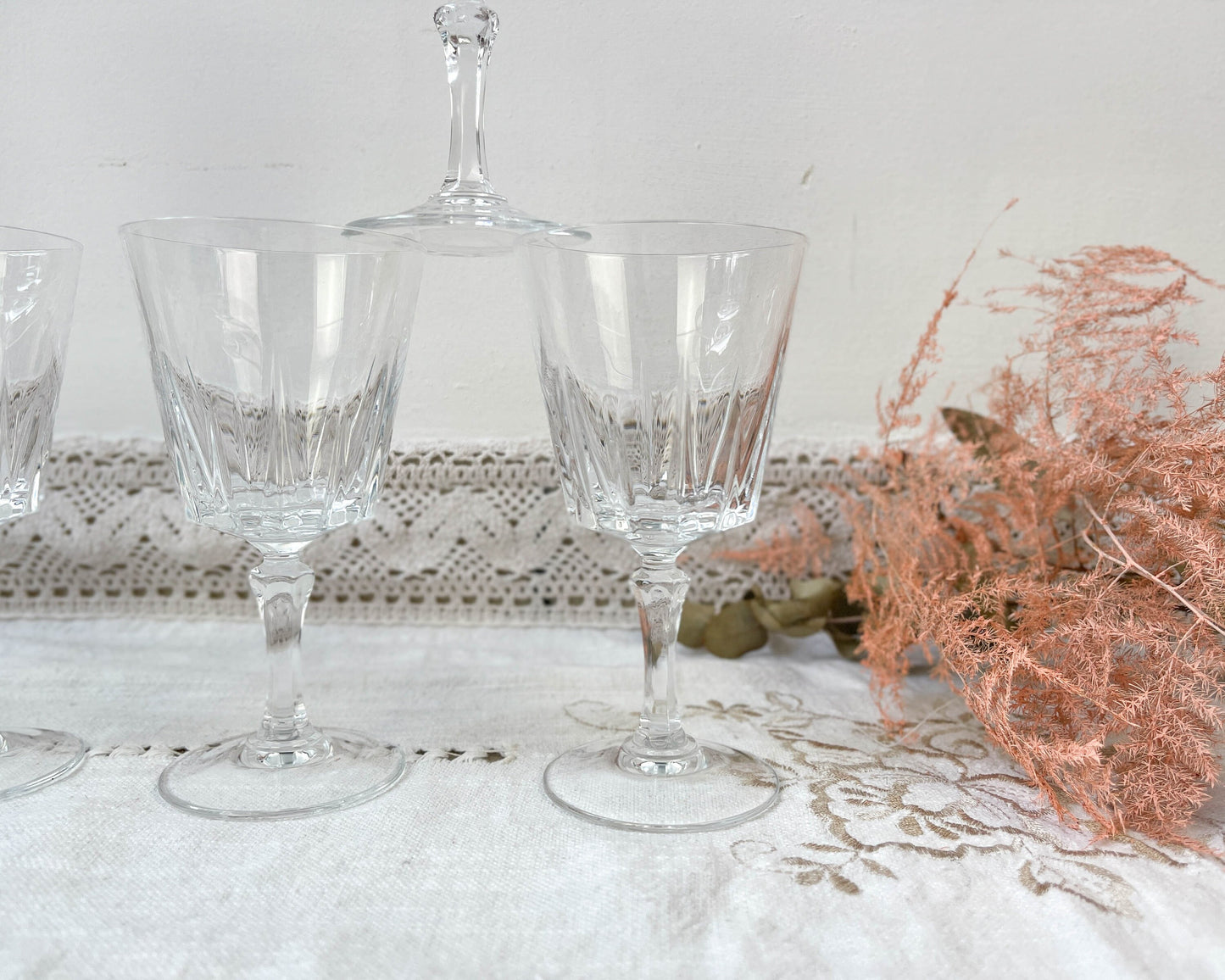 6 Cristal D'Arques white wine glasses VERSAILLES model