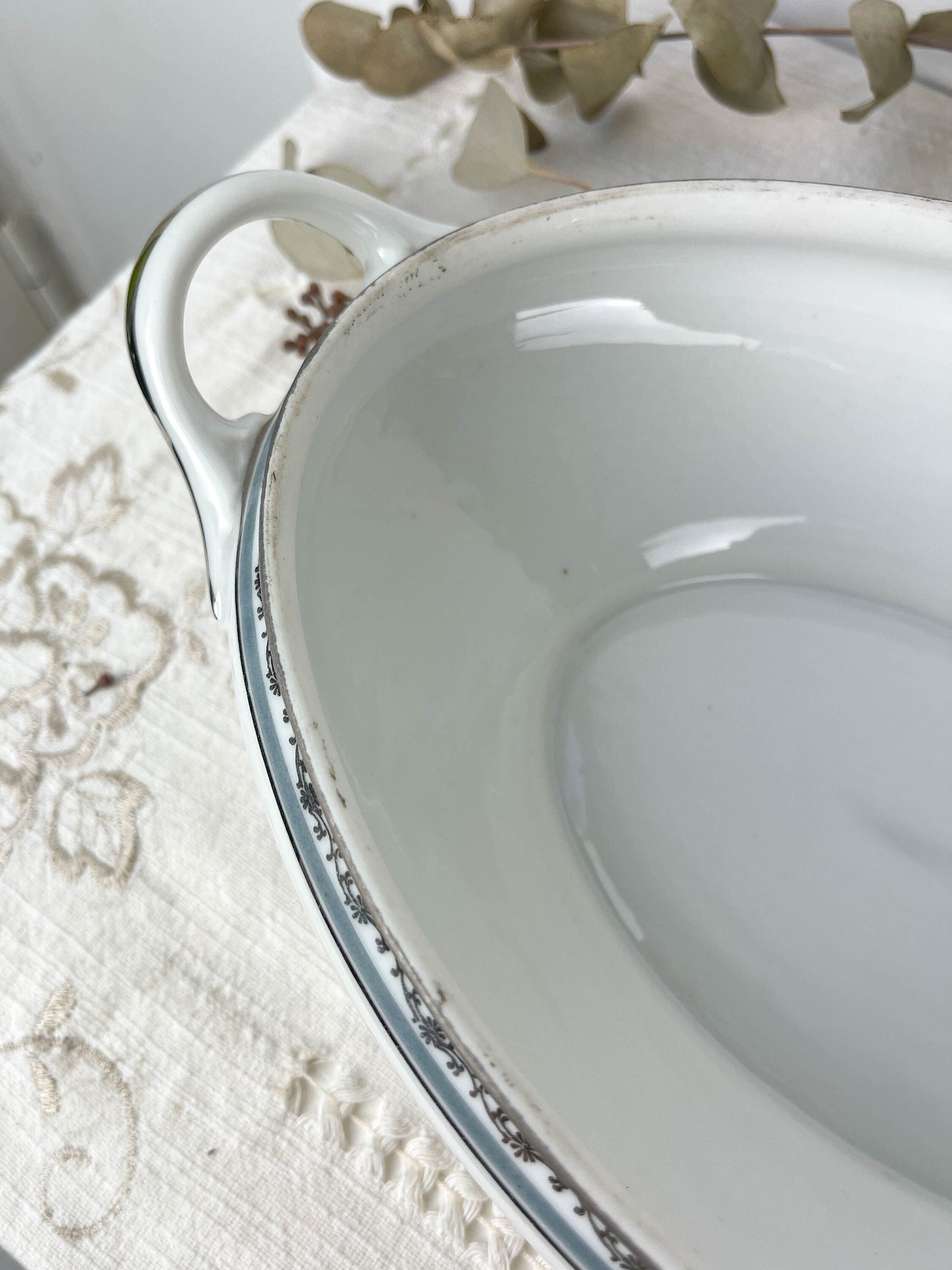 Légumier en porcelaine de LIMOGES liseré argenté - violn.fr
