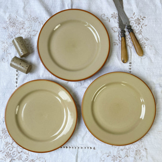 3 Assiettes en grès beige Tulowice Poland de 1950 - violn.fr