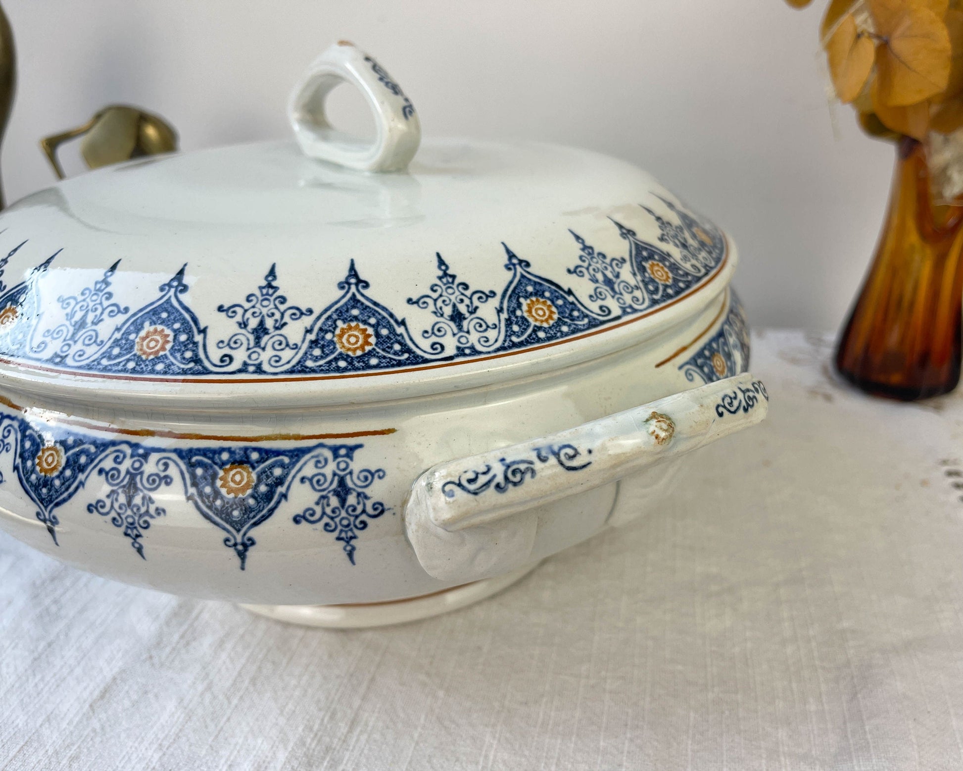 Soupière vintage Terre de fer Saint Amand motif bleu orange - violn.fr