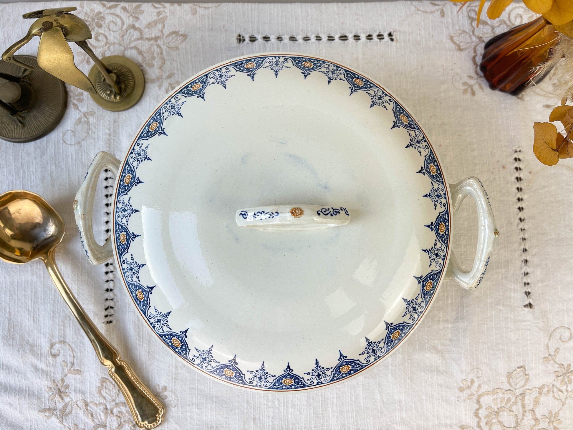 Soupière vintage Terre de fer Saint Amand motif bleu orange - violn.fr