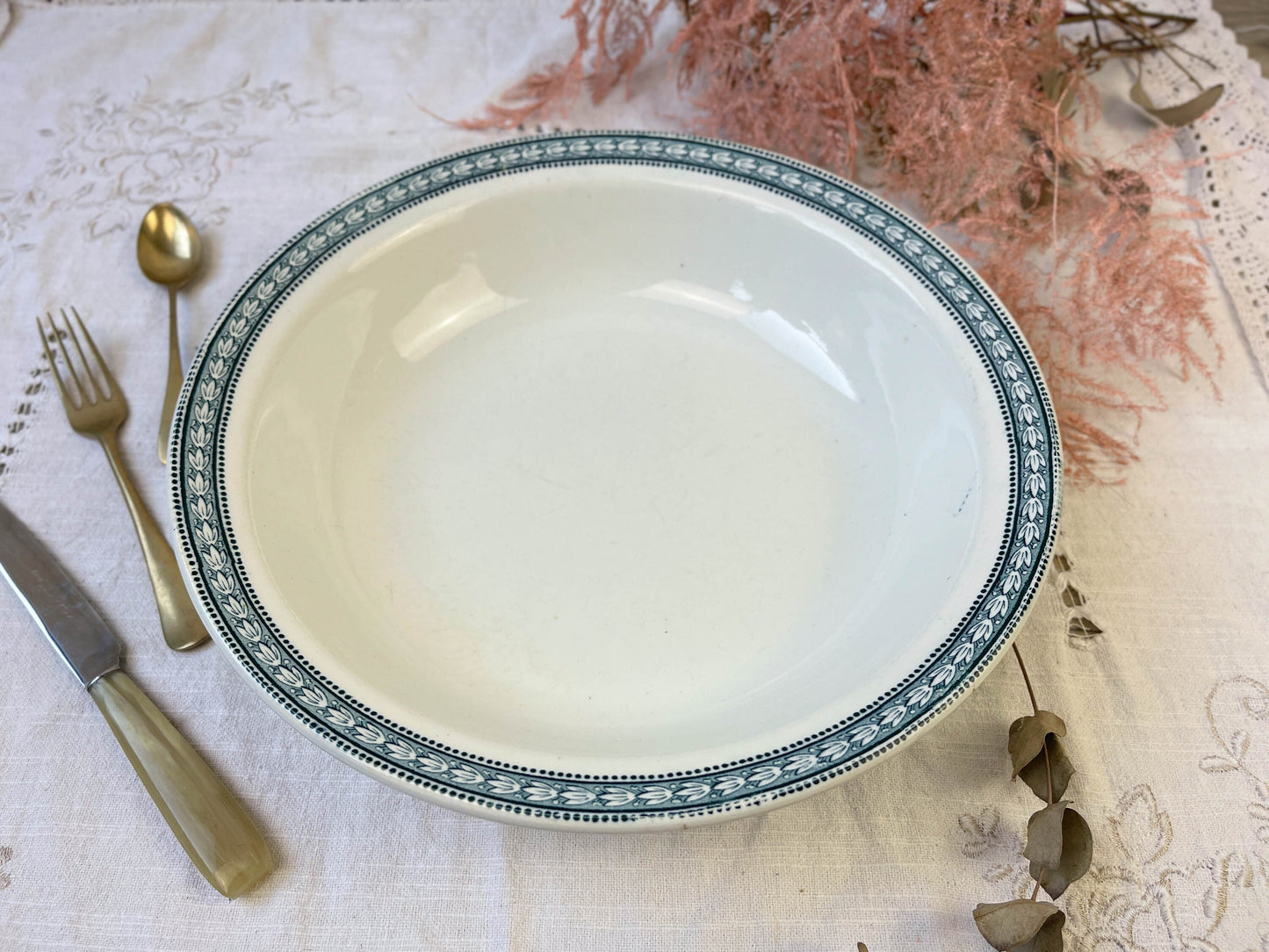 Plat creux Terre de fer St Amand & Hamage modèle LAURIER - violn.fr