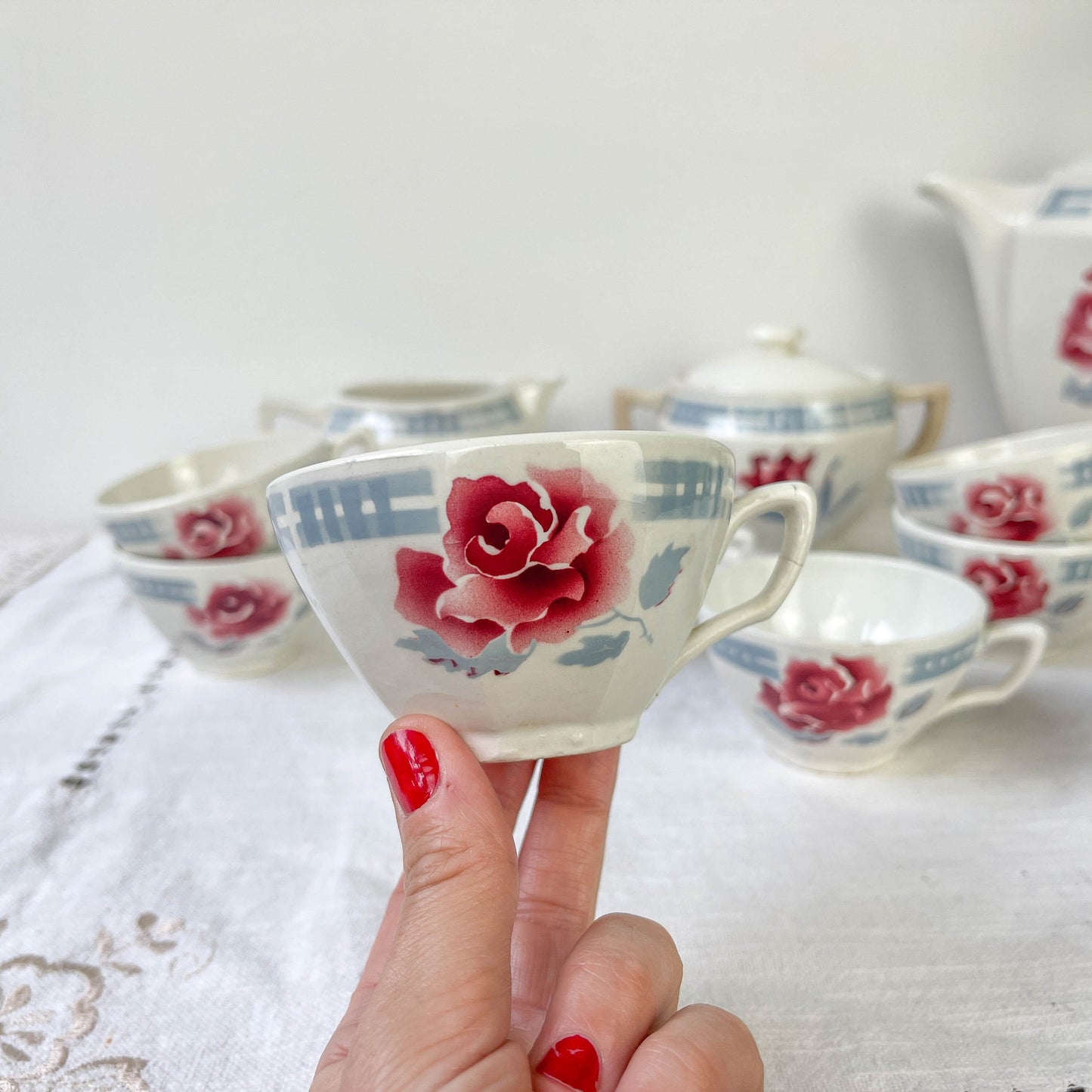 Vintage SARREGUEMINES tea set in flowered earthenware, TROYES model
