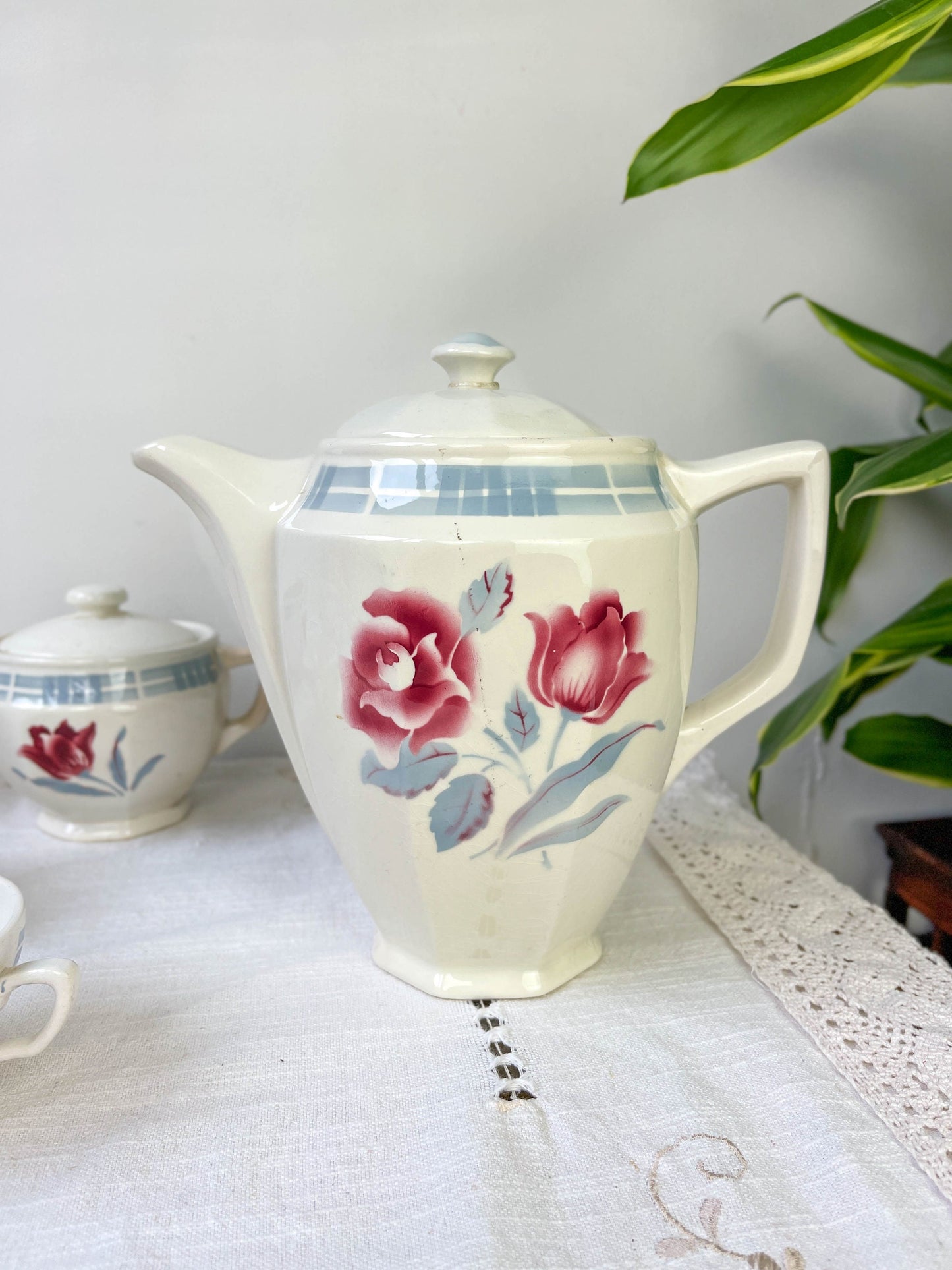 Vintage SARREGUEMINES tea set in flowered earthenware, TROYES model