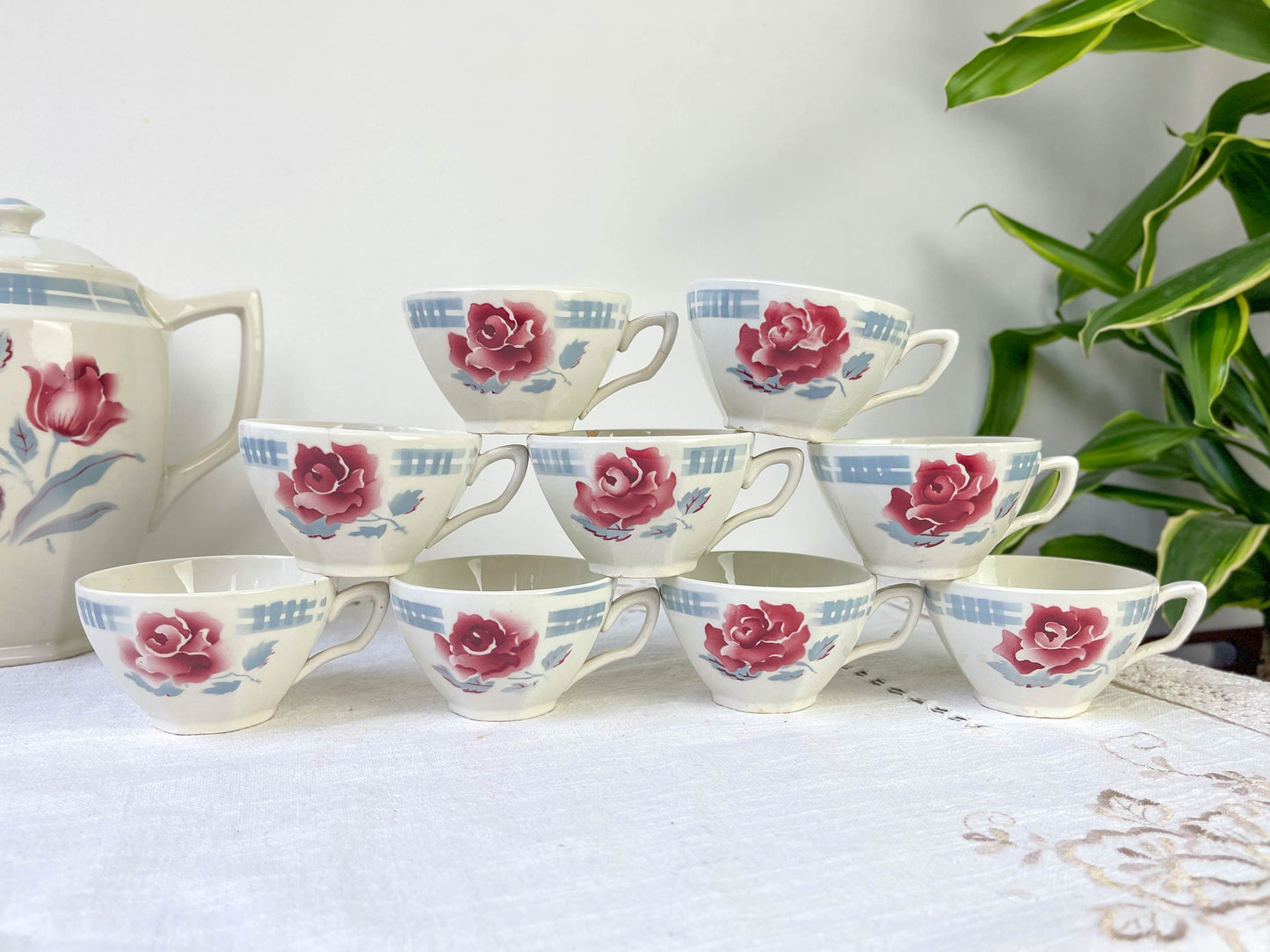 Vintage SARREGUEMINES tea set in flowered earthenware, TROYES model