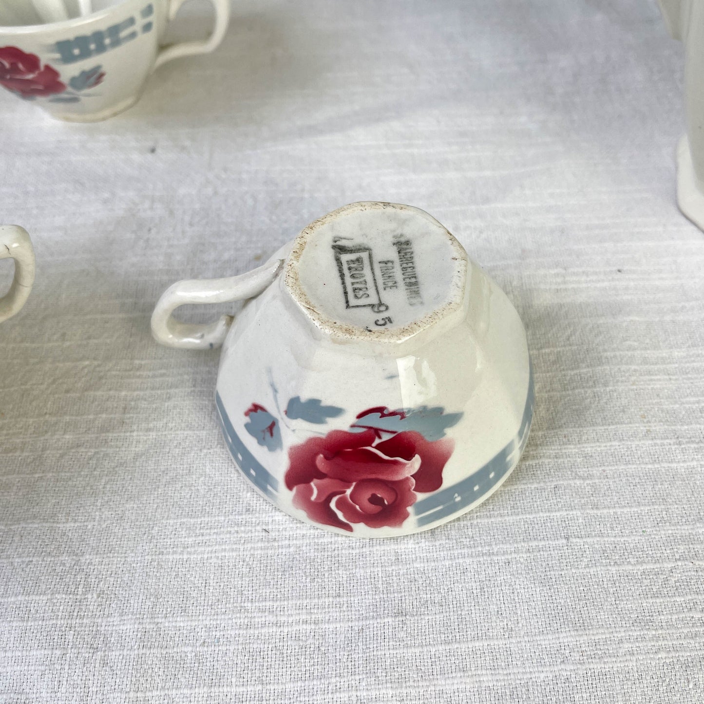 Vintage SARREGUEMINES tea set in flowered earthenware, TROYES model