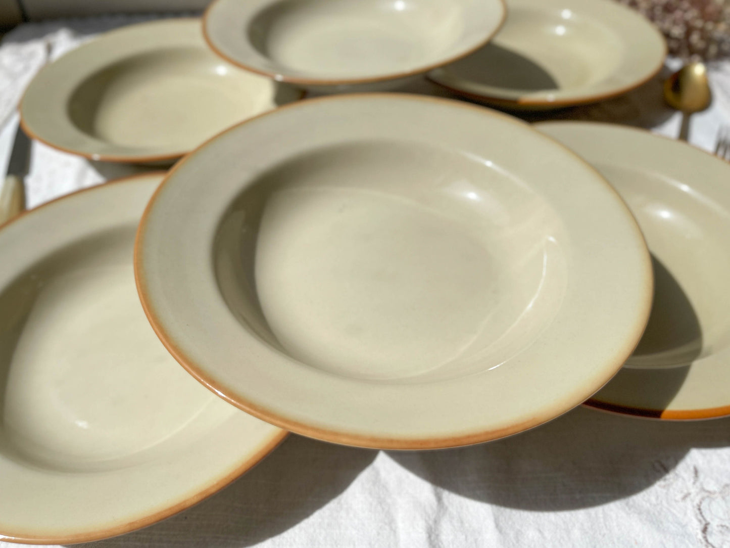6 Assiettes creuses en grès beige Tulowice Poland 1970 - violn.fr