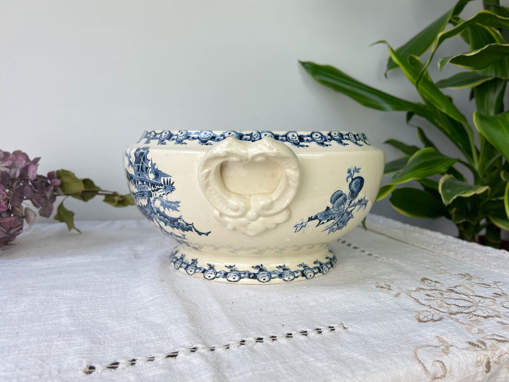 Soupière Terre de fer bleu GIEN modèle CHARDON - violn.fr