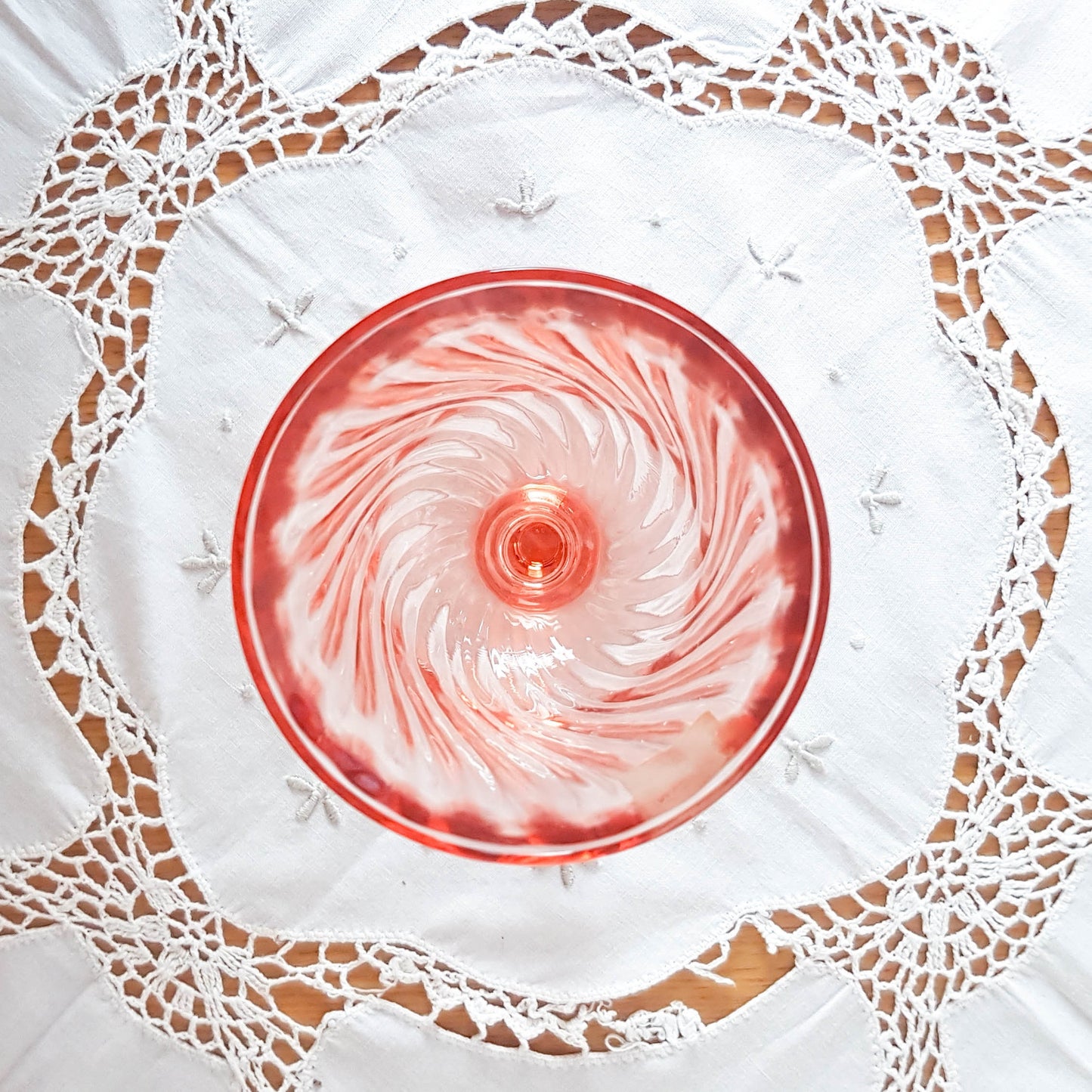 6 Verres à Vin blanc Luminarc modèle "ROSALINE" en verre dépression rose 10 cl - violn.fr