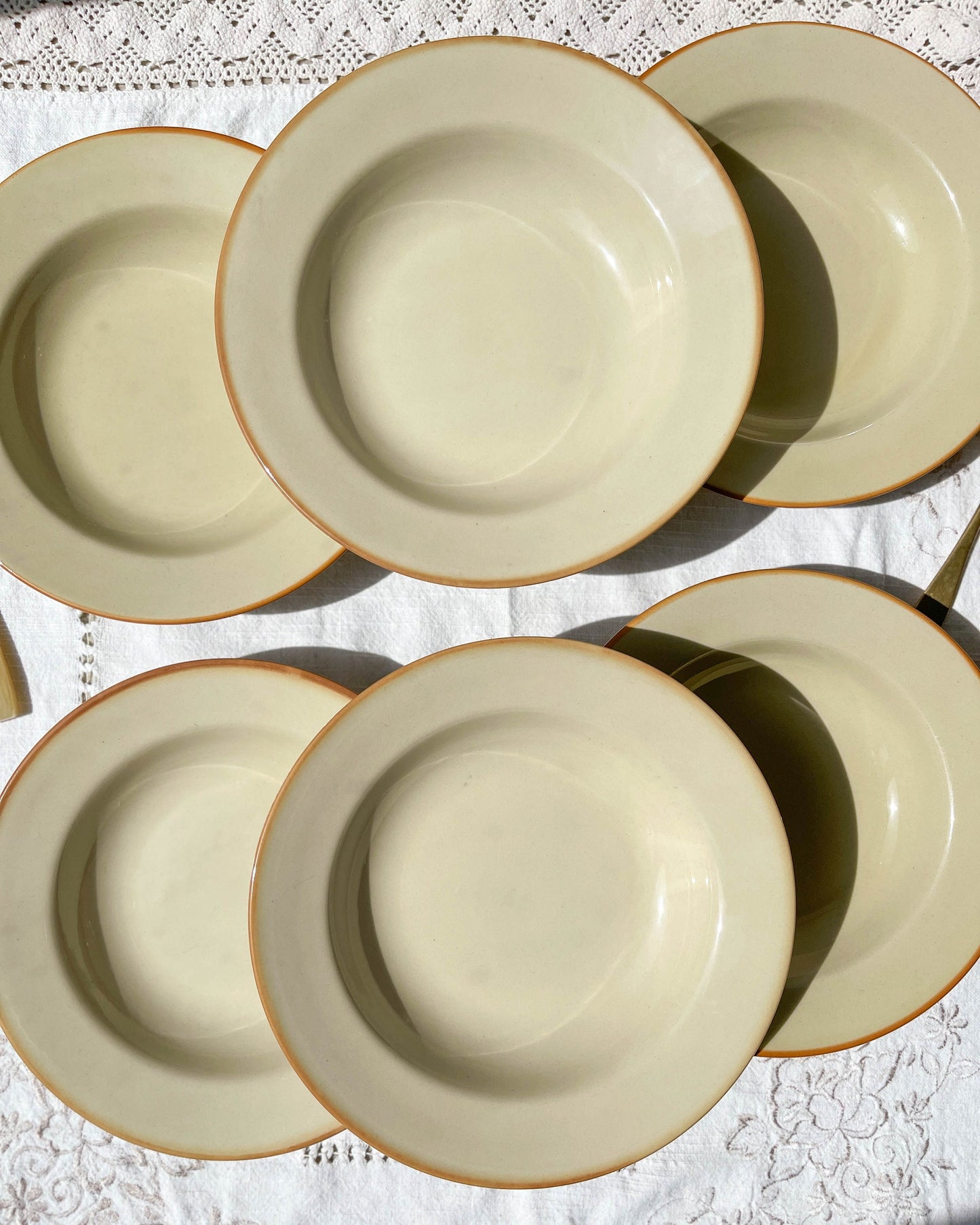 6 Assiettes creuses en grès beige Tulowice Poland 1970 - violn.fr