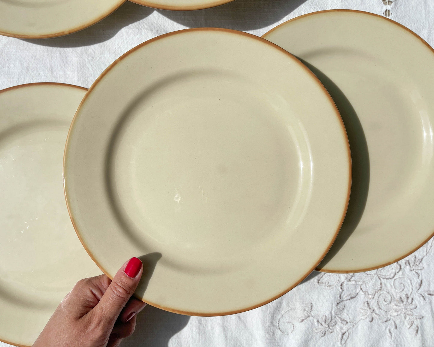 6 Assiettes plates en grès beige Tulowice Poland, 1970 - violn.fr